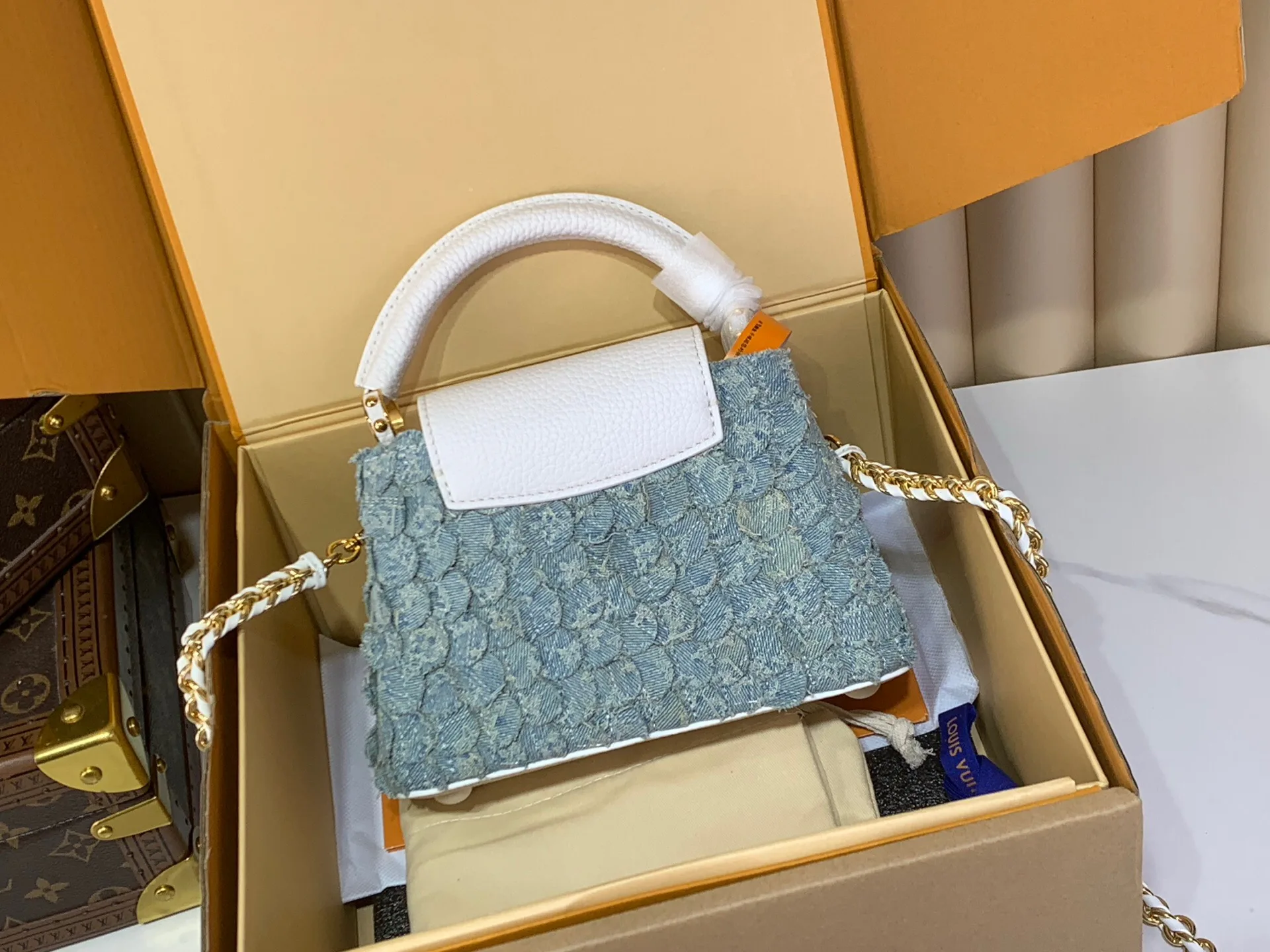 Классические Сумки Женские Louis Vuitton 16893028