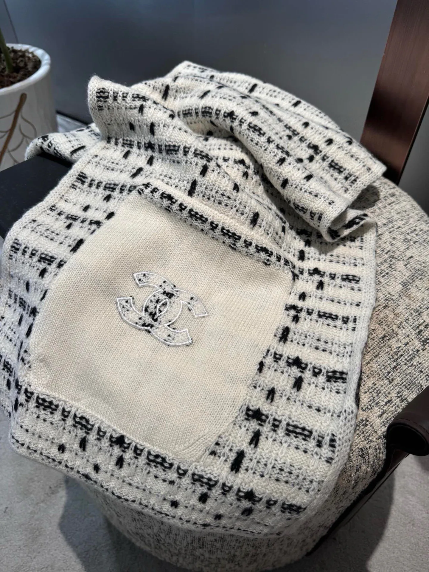 Шарфы Chanel 18627377