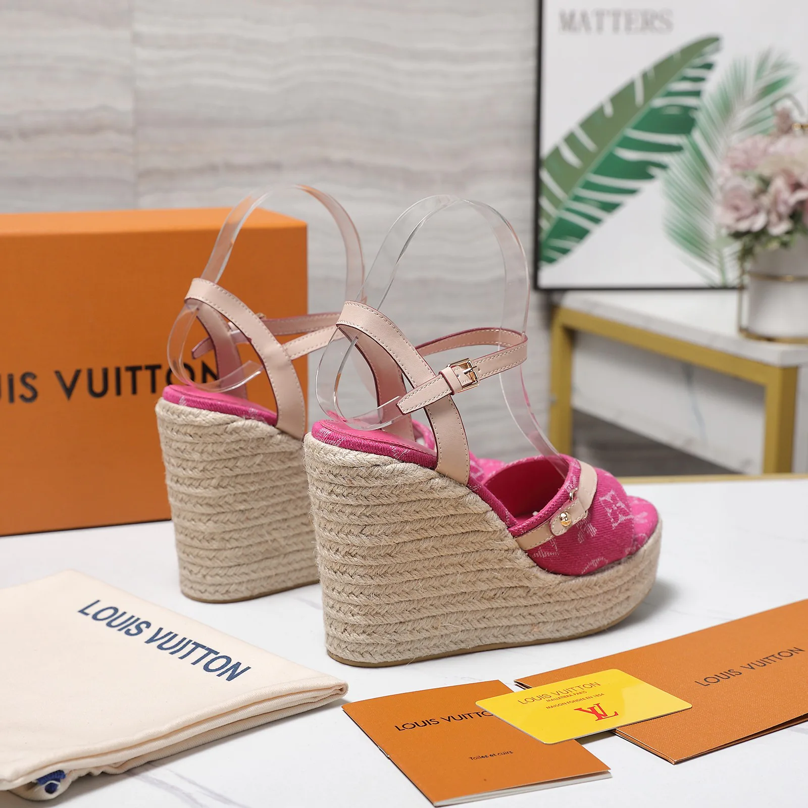 Босоножки Женские Louis Vuitton 13542435