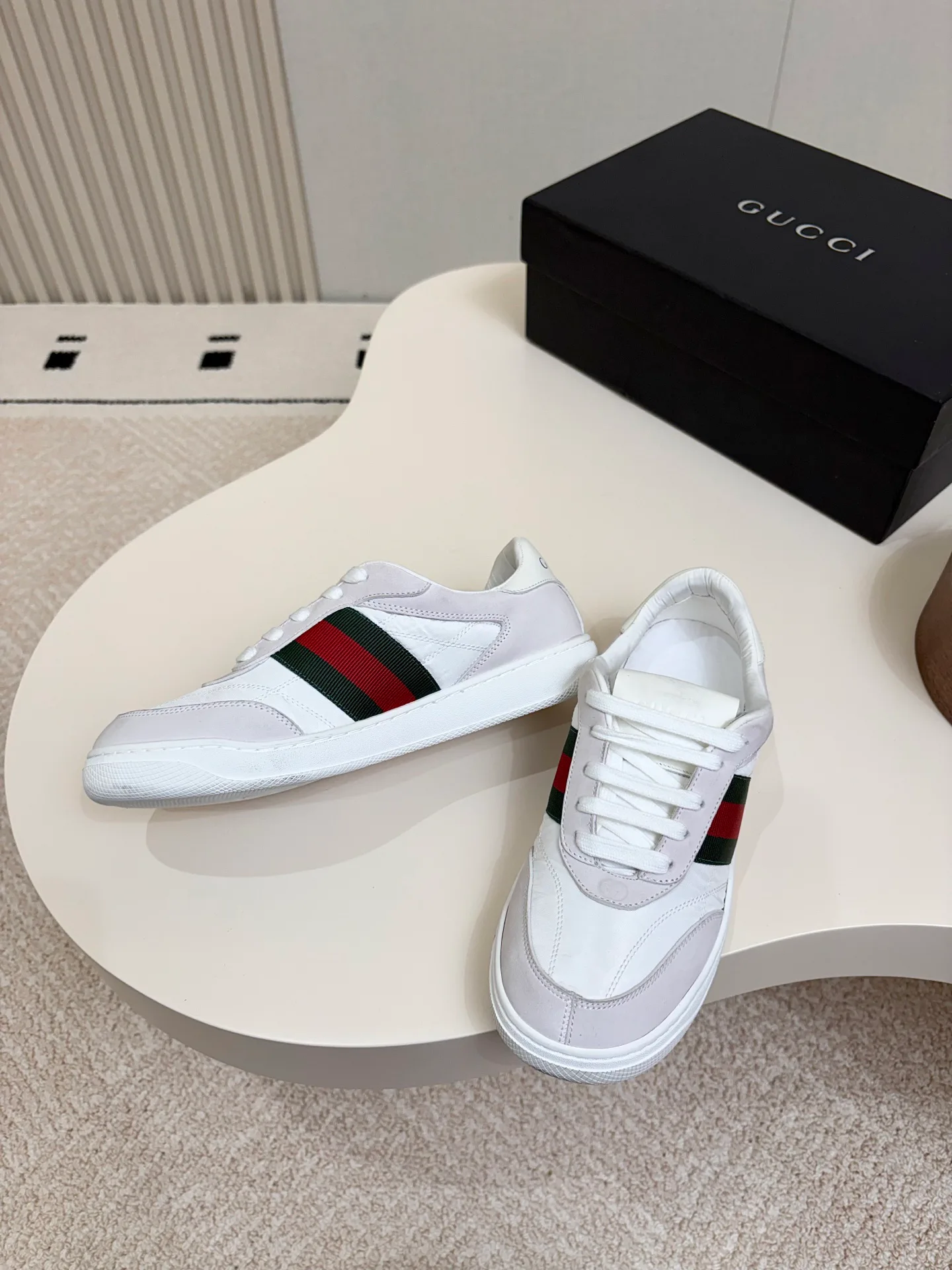 Кроссовки Женские Gucci 18011331
