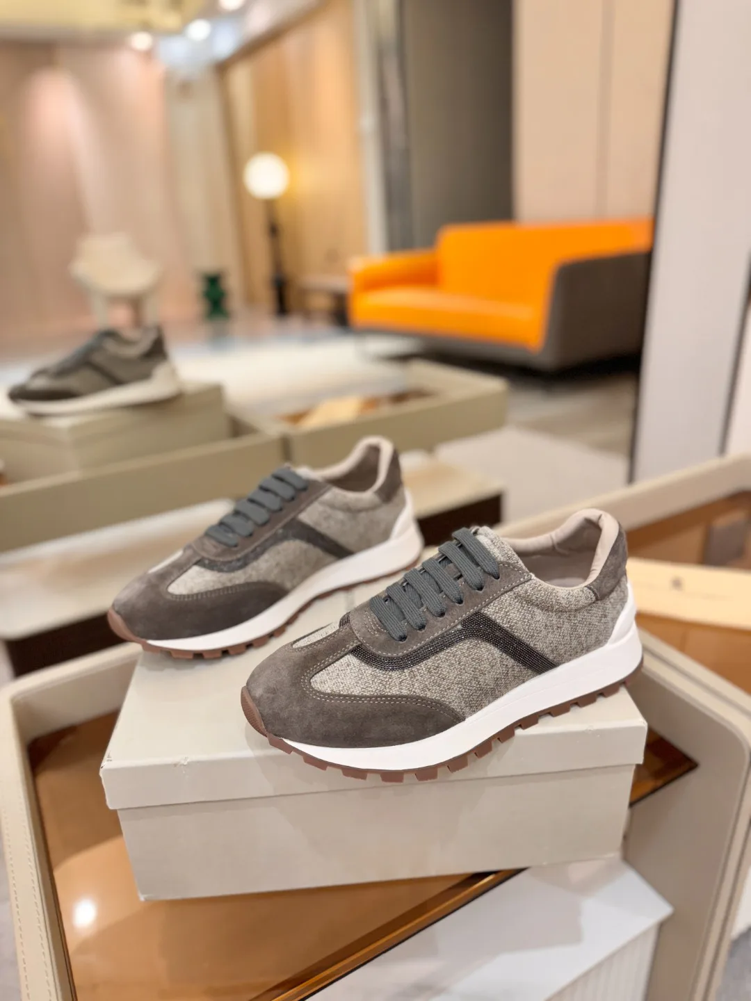 Кроссовки Женские Brunello Cucinelli 18813009