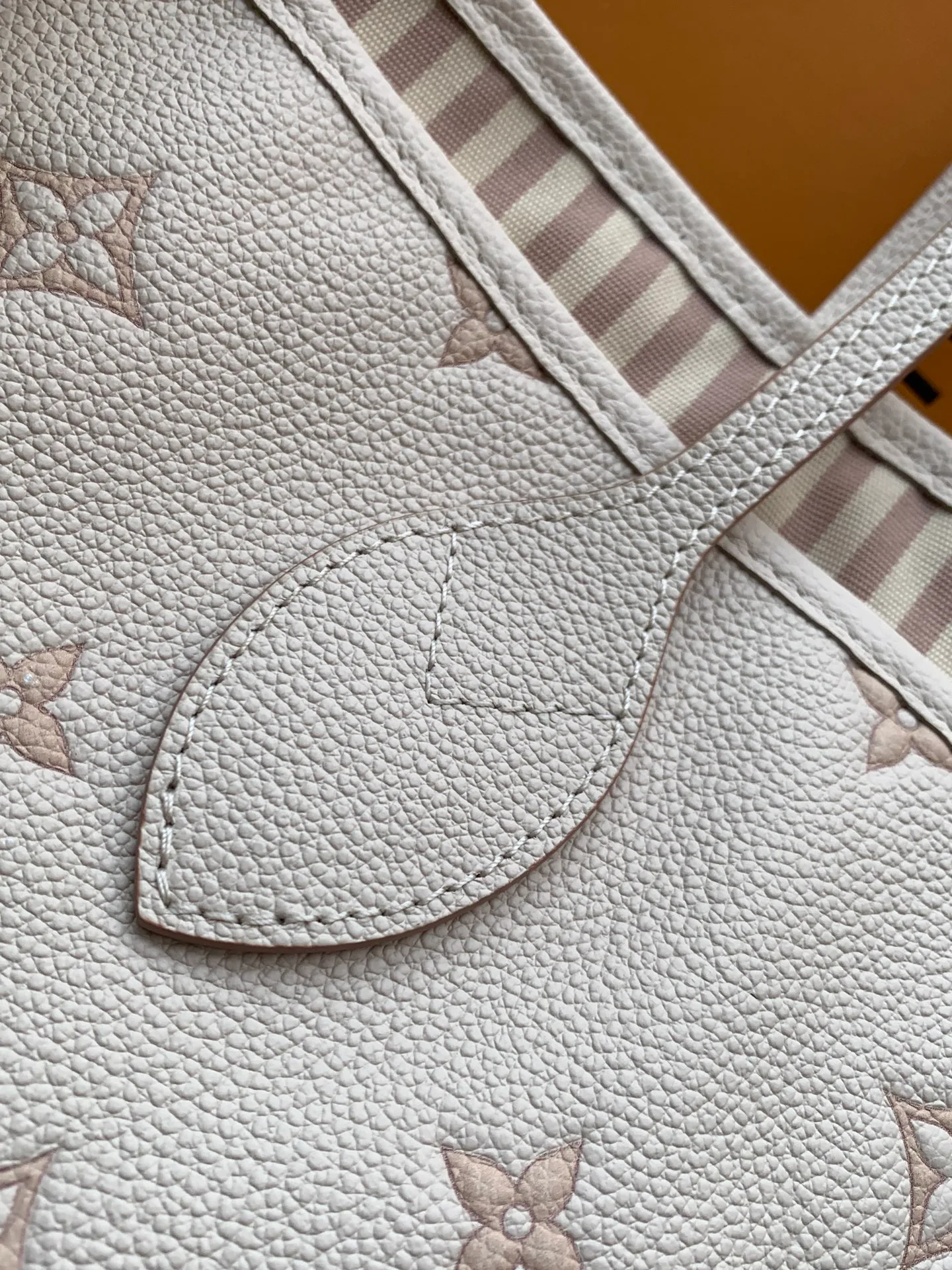 Классические Сумки Женские Louis Vuitton 18156577