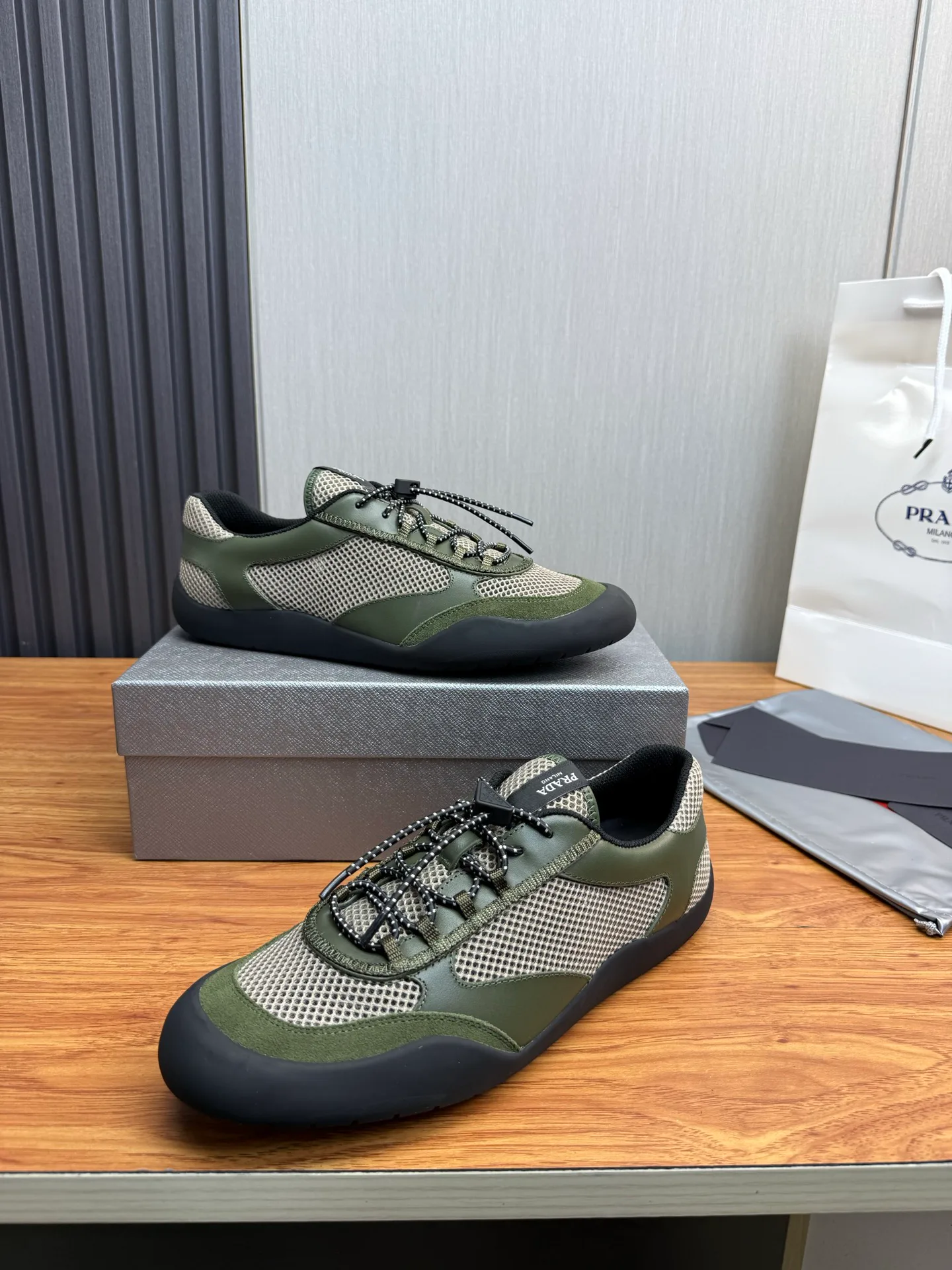 Кроссовки Мужские Prada 13537328