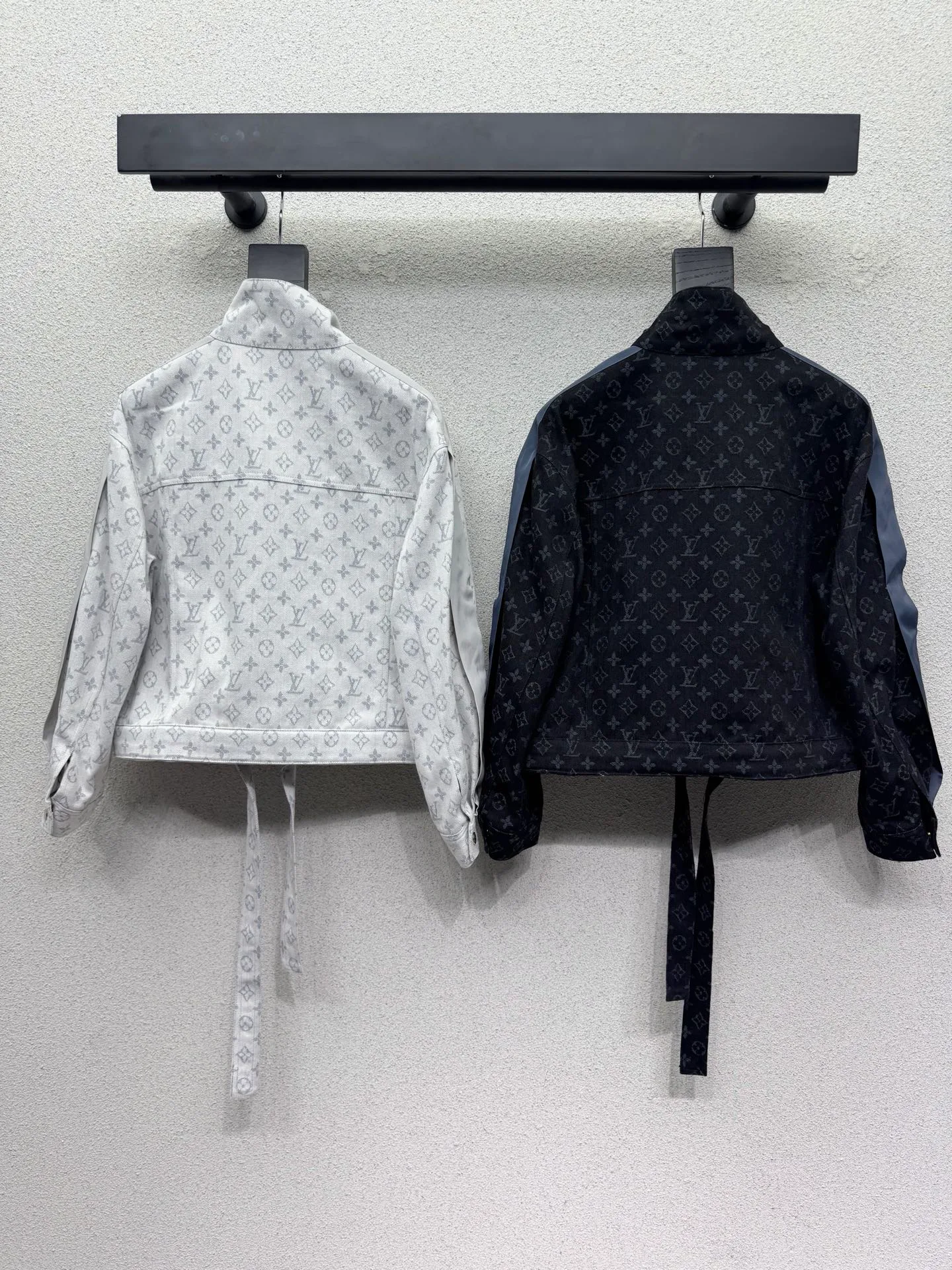 Куртки И Пуховики Женские Louis Vuitton 18327884