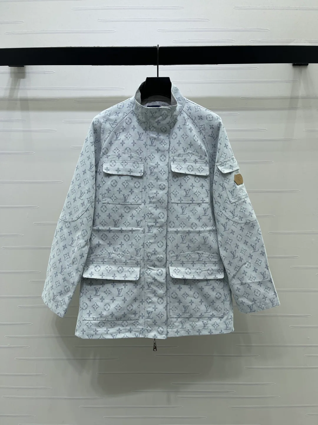 Куртки И Пуховики Женские Louis Vuitton 19714359