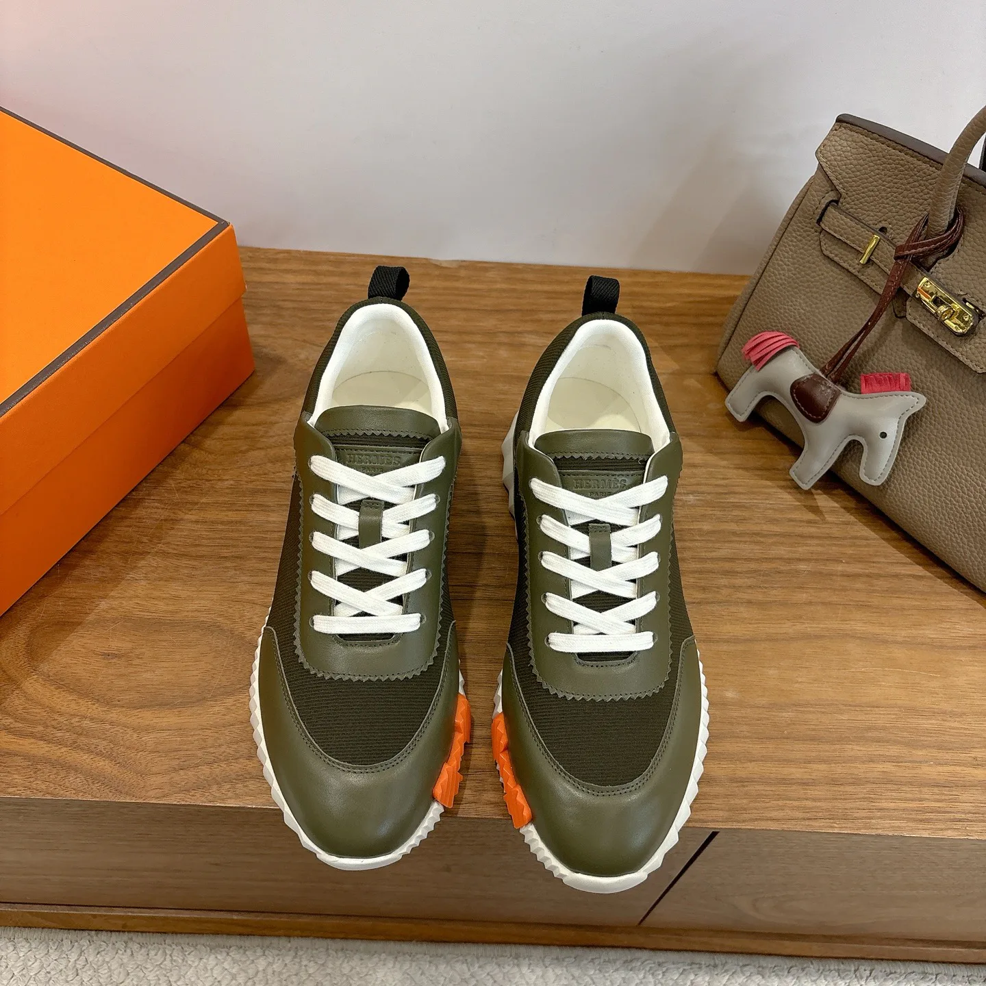 Кроссовки Женские Hermes 18729603