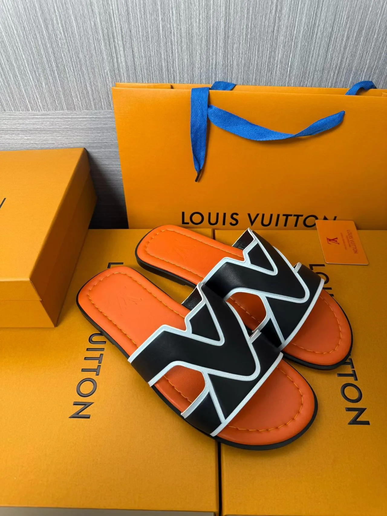 Шлепанцы Женские Louis Vuitton 1845034