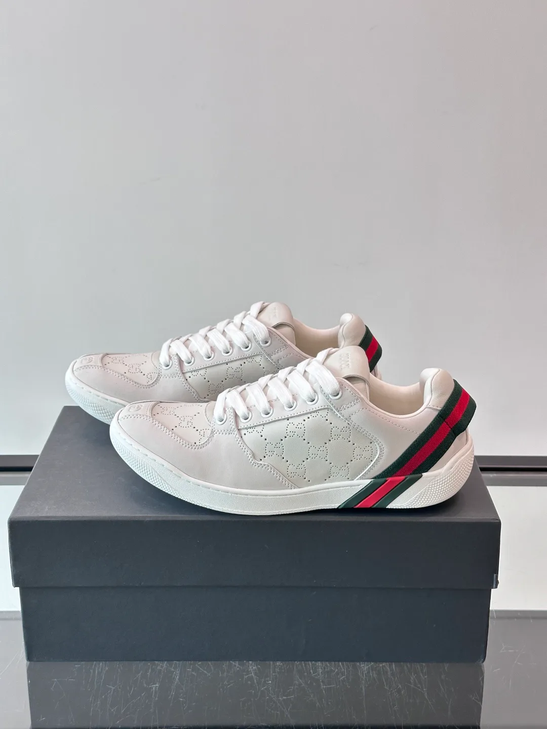 Кроссовки Женские Gucci 18449389
