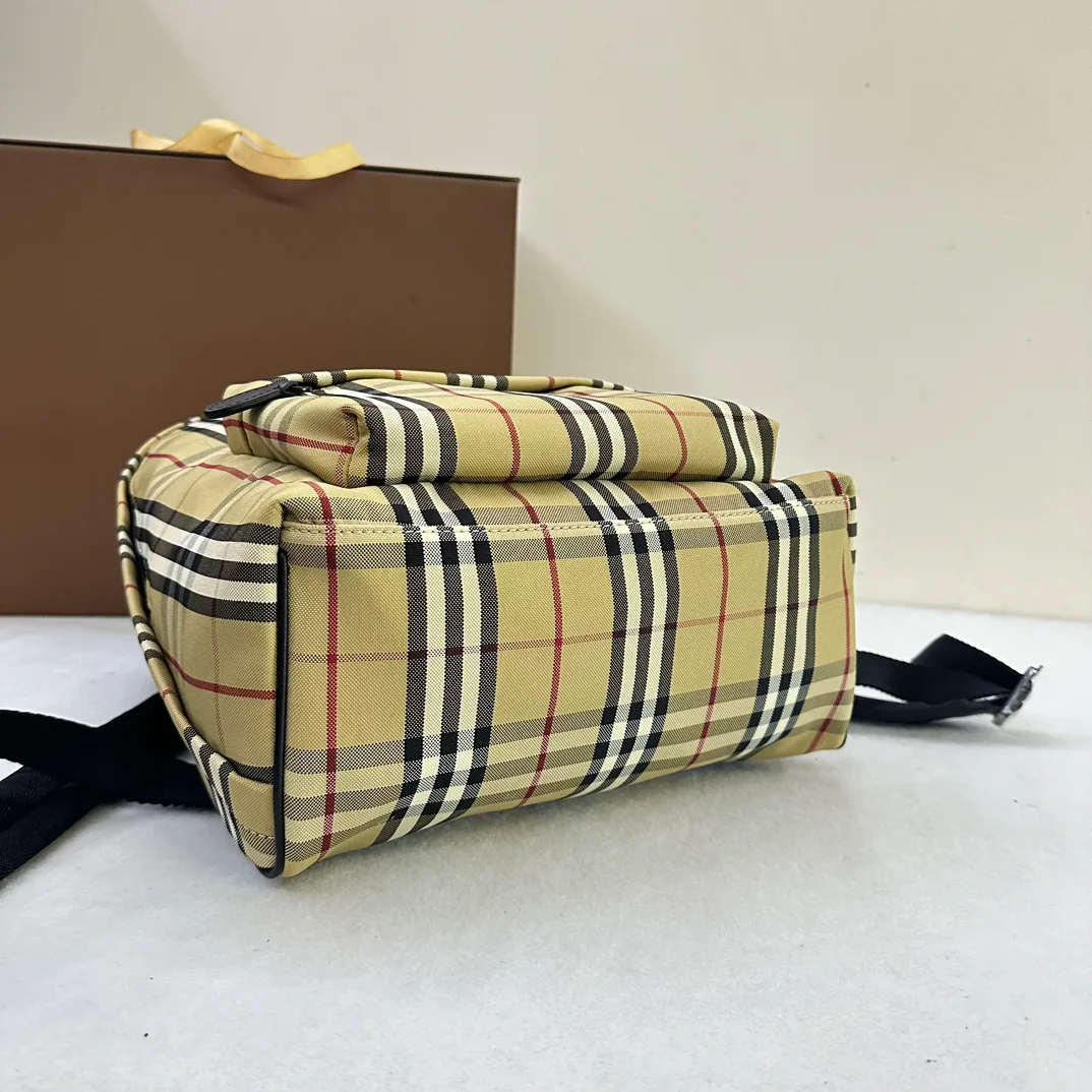 Рюкзаки Женские Burberry 702838