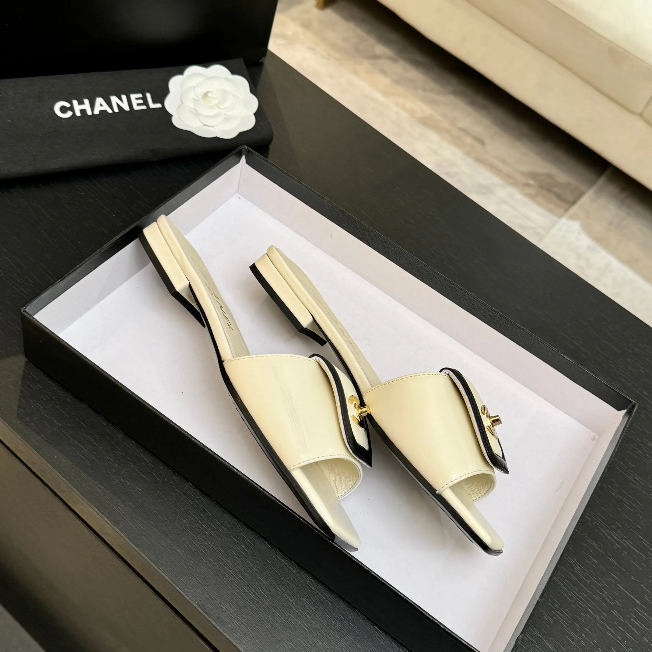 Шлепанцы Женские Chanel 12208632