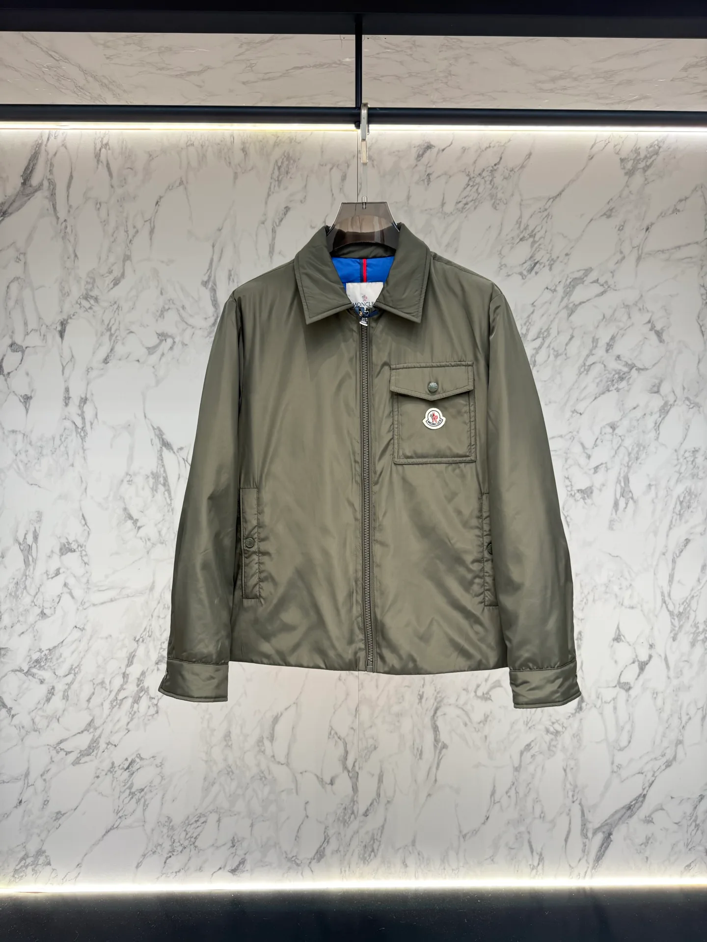 Куртки И Пуховики Мужские Moncler 18236959