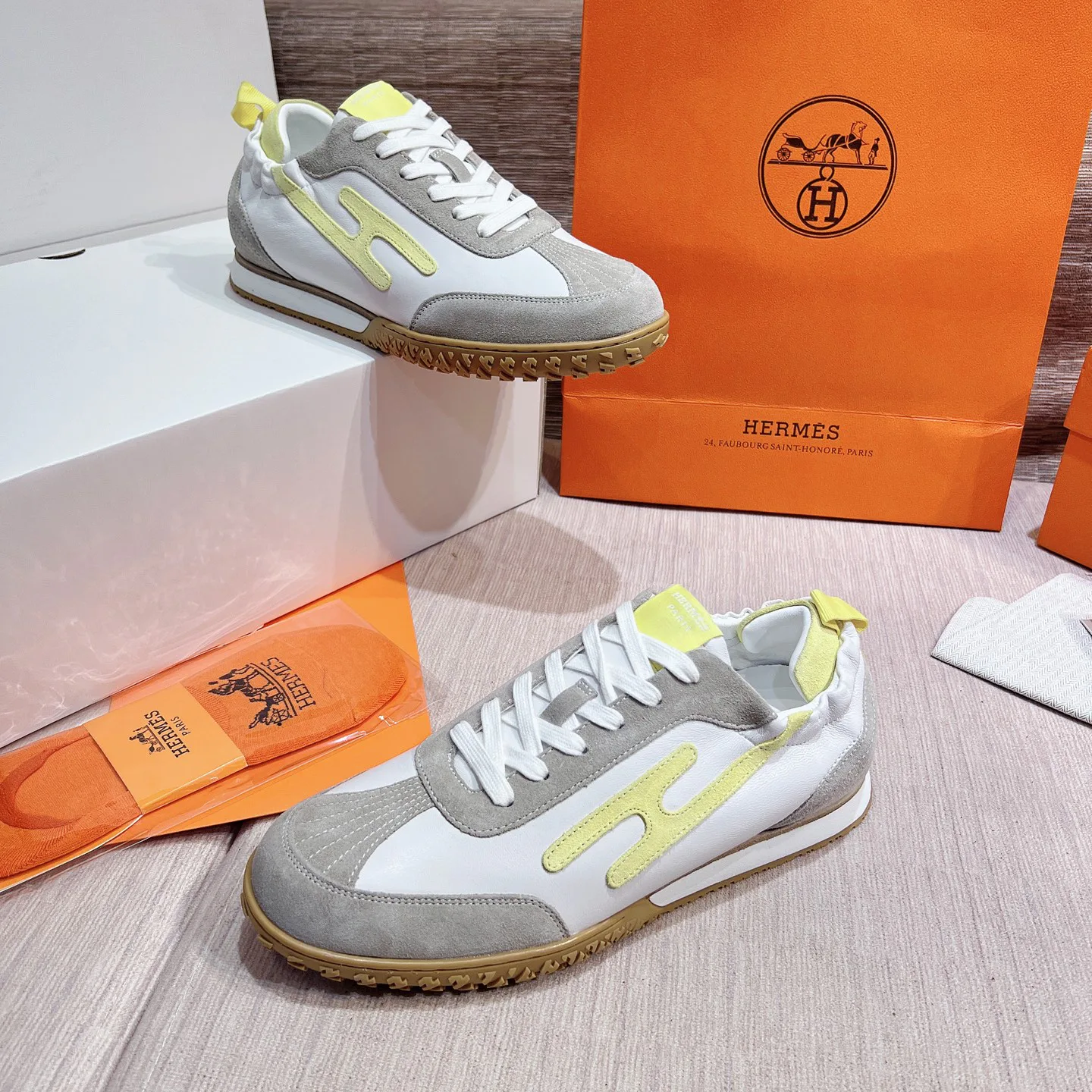 Кроссовки Женские Hermes 17749541