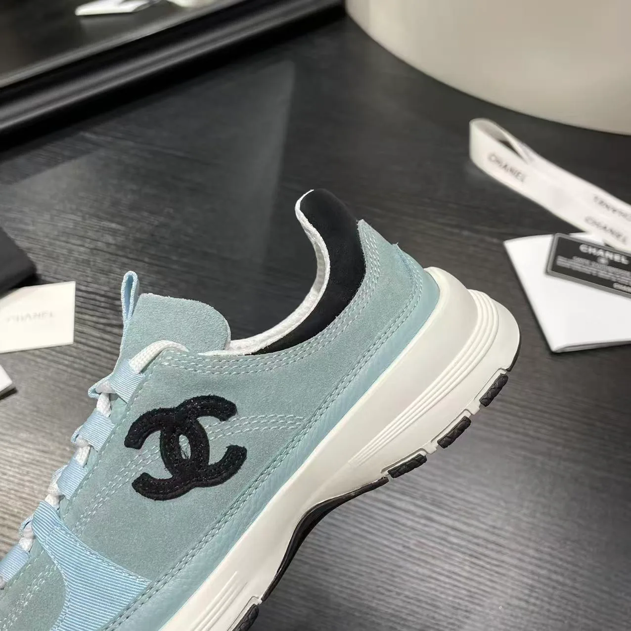 Кроссовки Женские Chanel 389120