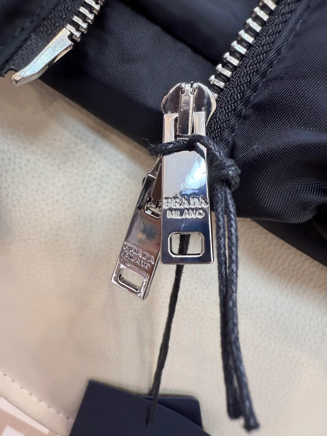Куртки И Пуховики Женские Prada 19572386