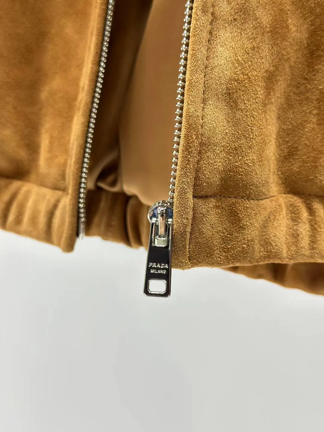 Кожаные Куртки И Дублёнки Женские Prada 13186439