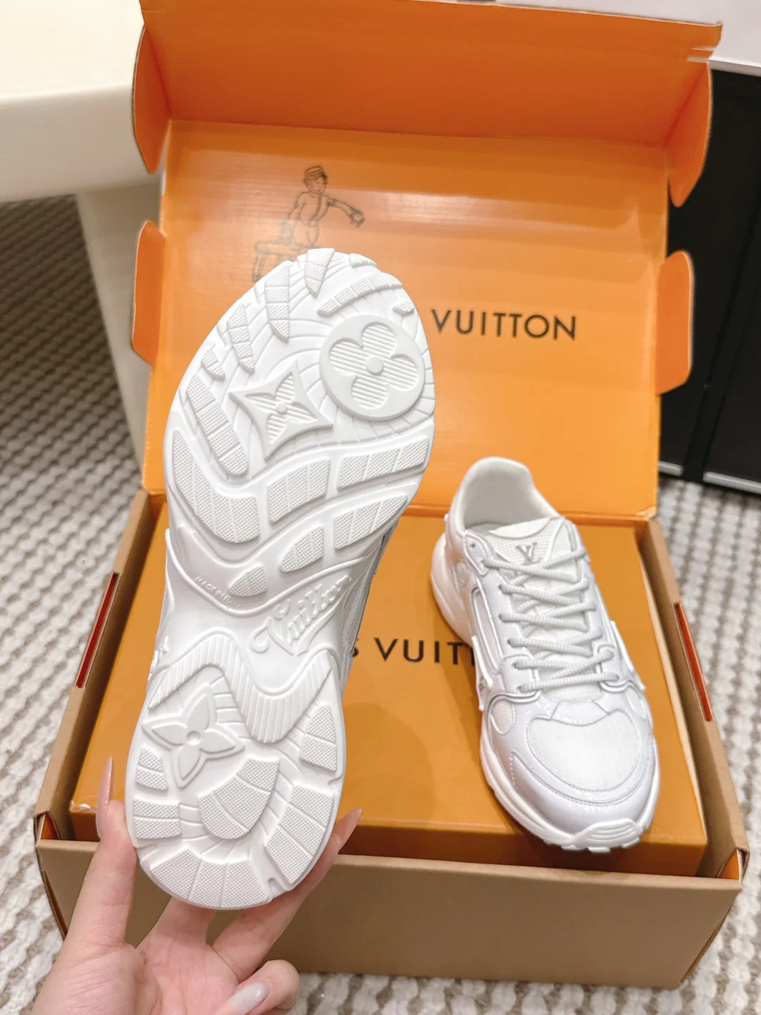 Кроссовки Женские Louis Vuitton 11518605