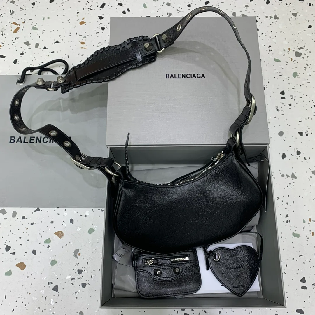 Сумки На Ремне Женские Balenciaga 11479409
