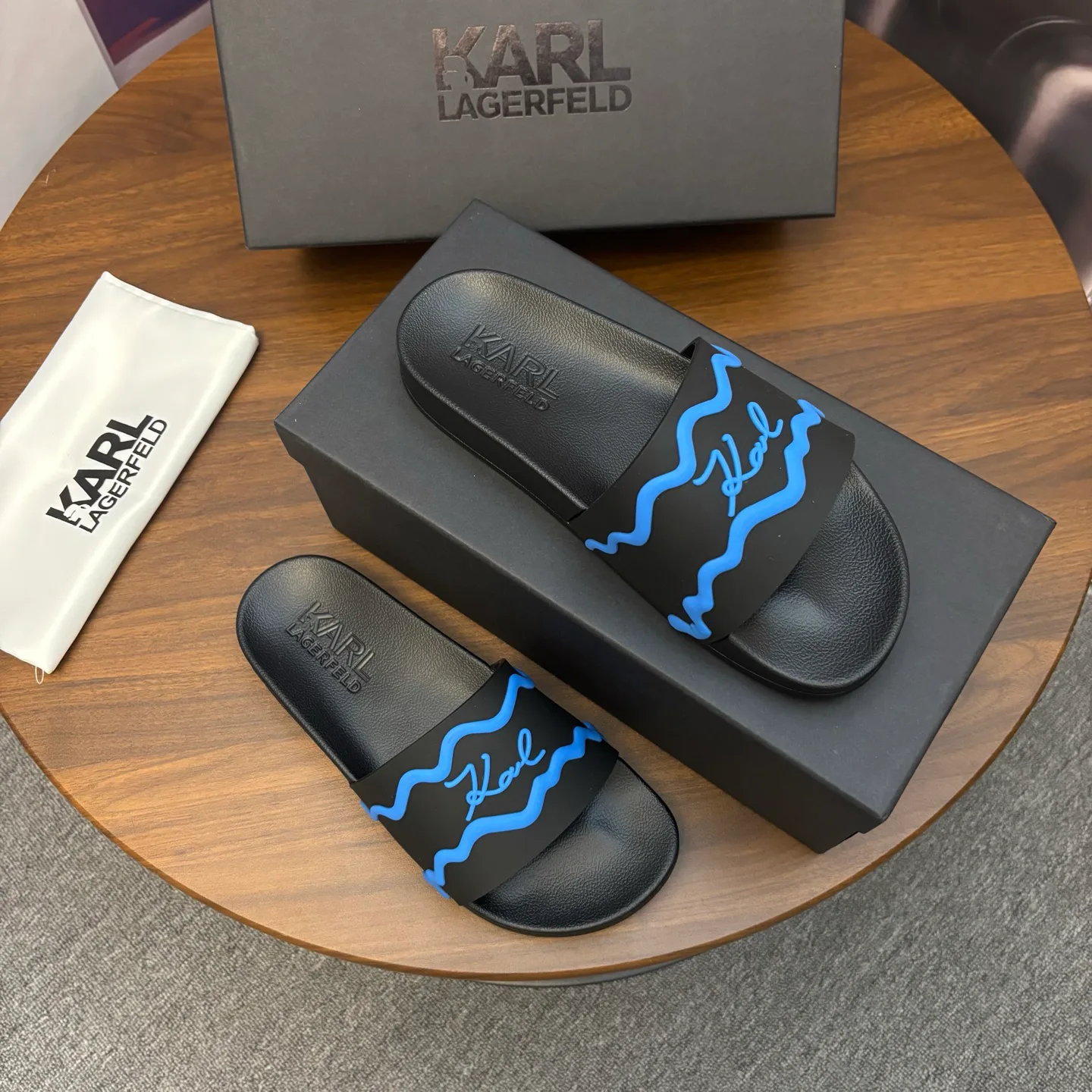 Шлепанцы Женские Karl Lagerfeld 11001547