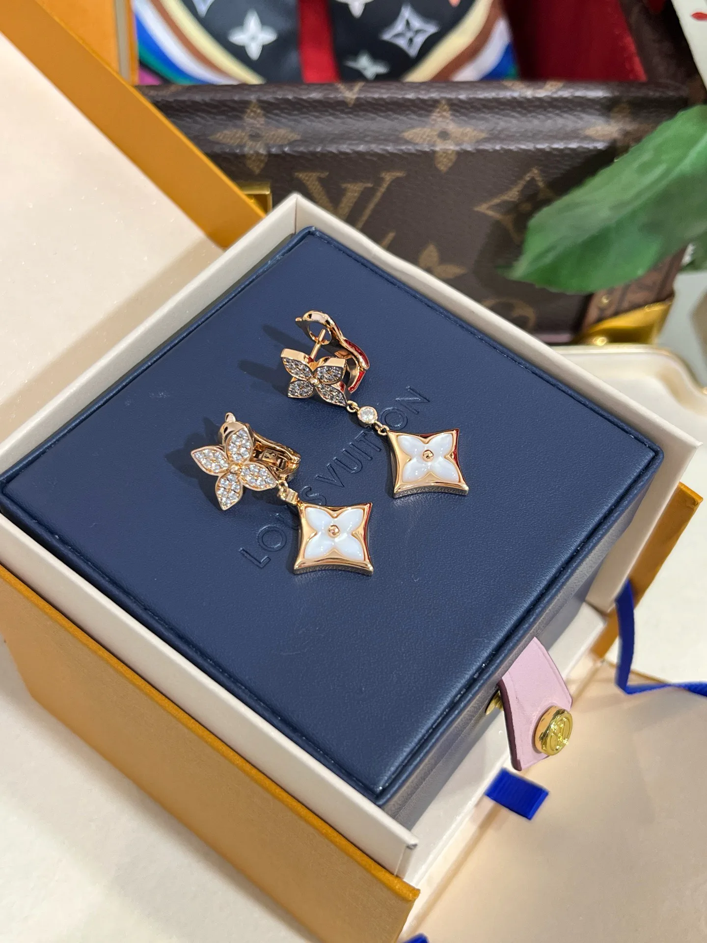Бижутерия Louis Vuitton 17819356