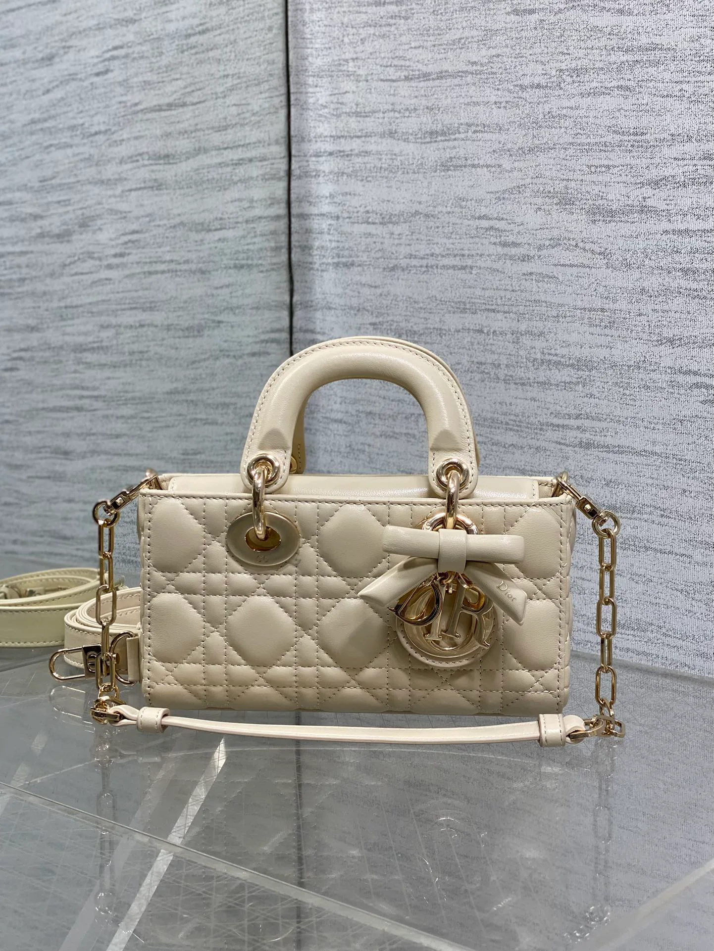 Классические Сумки Женские Christian Dior 11685172