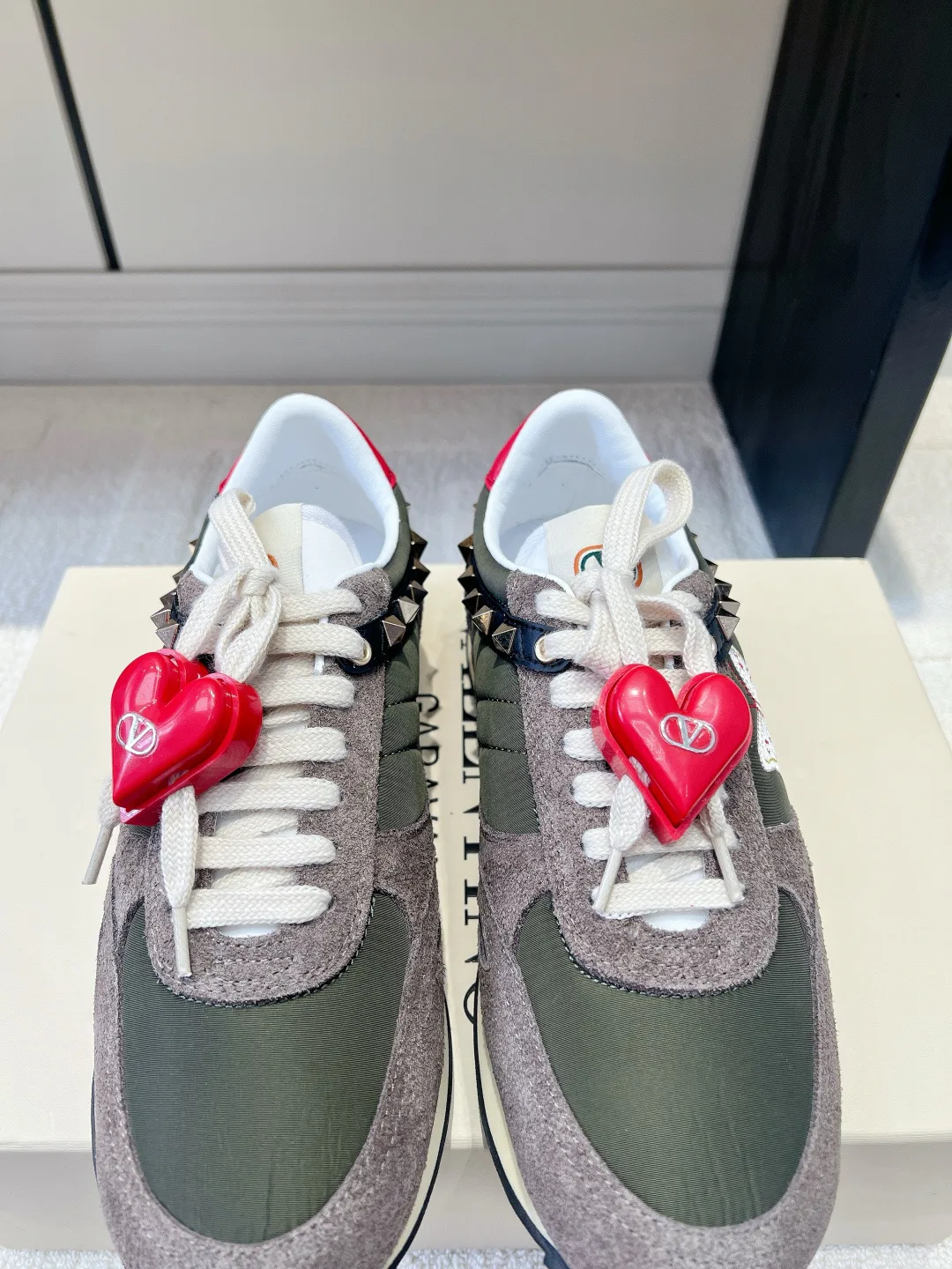 Кроссовки Женские Valentino 18436568