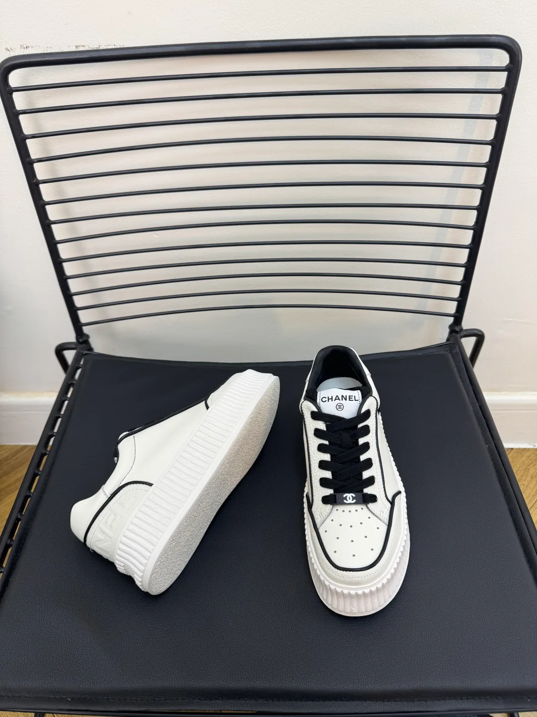 Кроссовки Женские Chanel 18025564