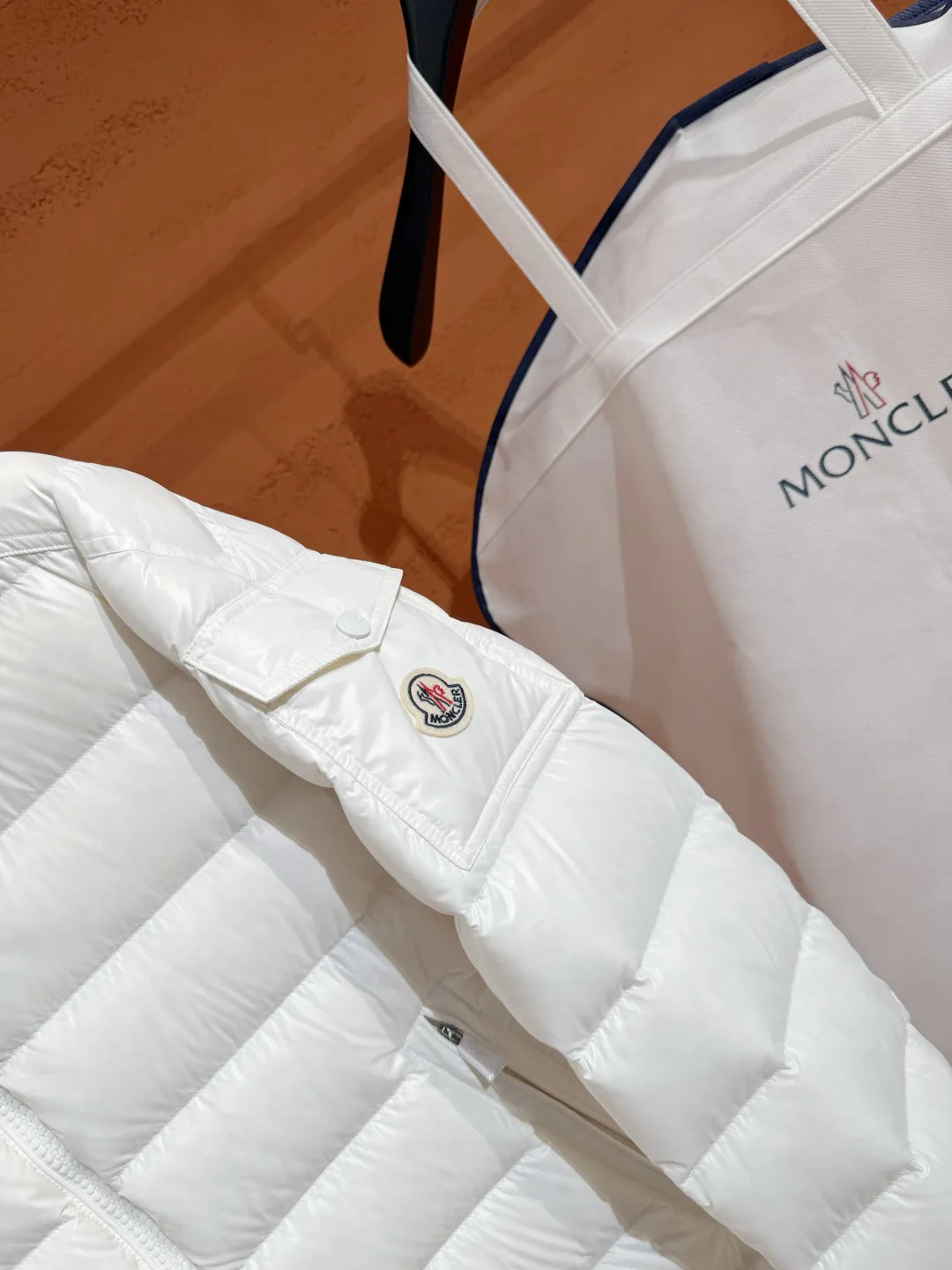 Куртки И Пуховики Женские Moncler 18237476