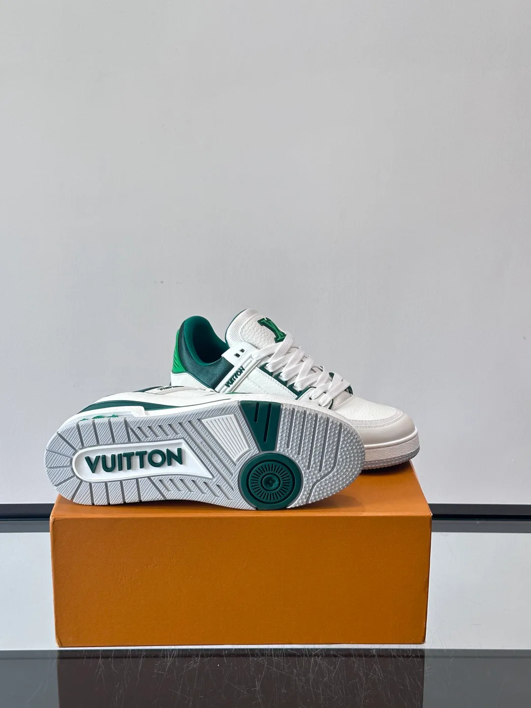 Кроссовки Женские Louis Vuitton 211874