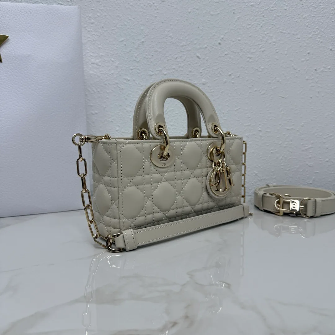 Классические Сумки Женские Christian Dior 17601434