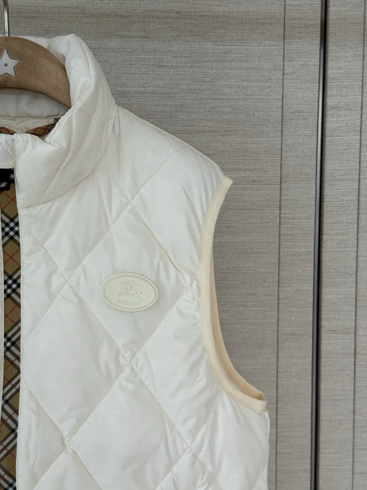Жилеты Женские Burberry 18603380