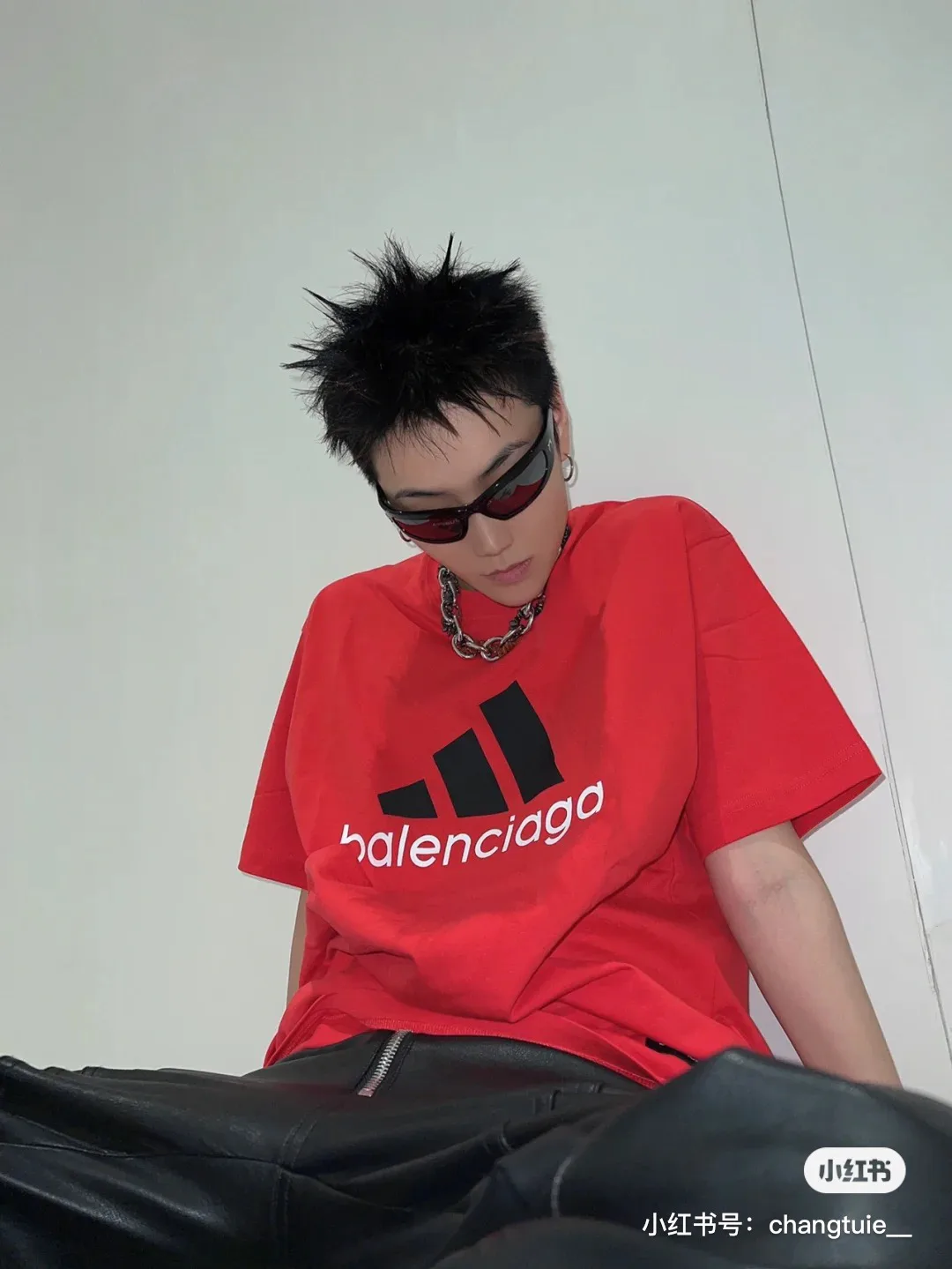 Футболки Женские Balenciaga 18190951