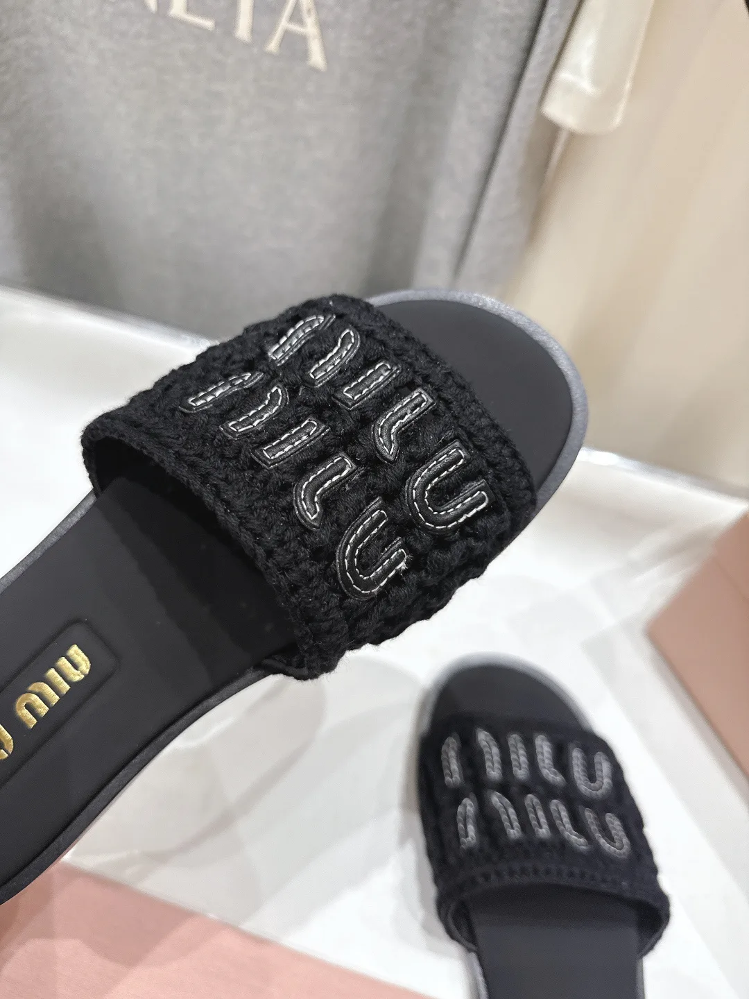 Шлепанцы Женские Miu Miu 3603729