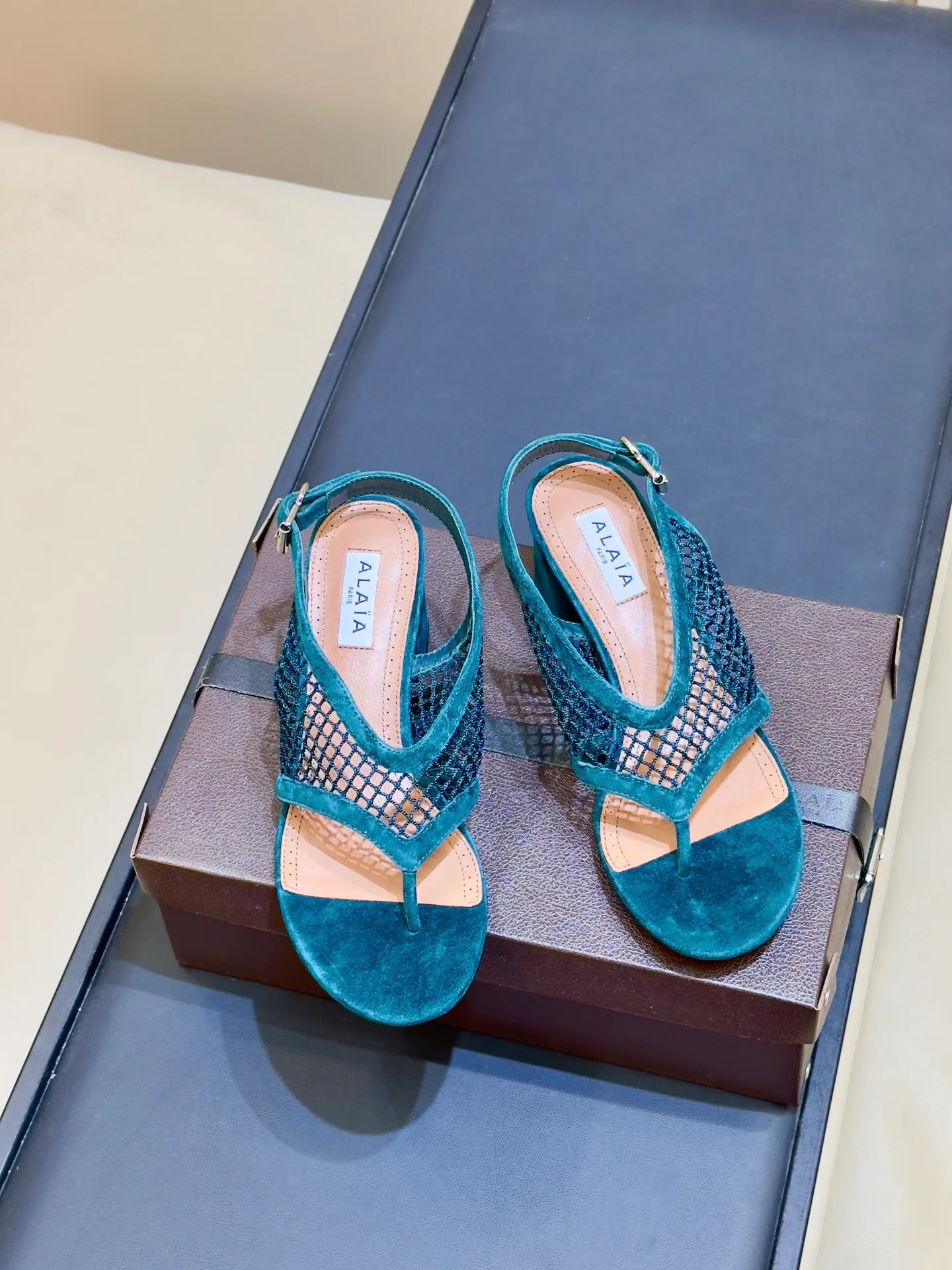Босоножки Женские Alaia 18073478