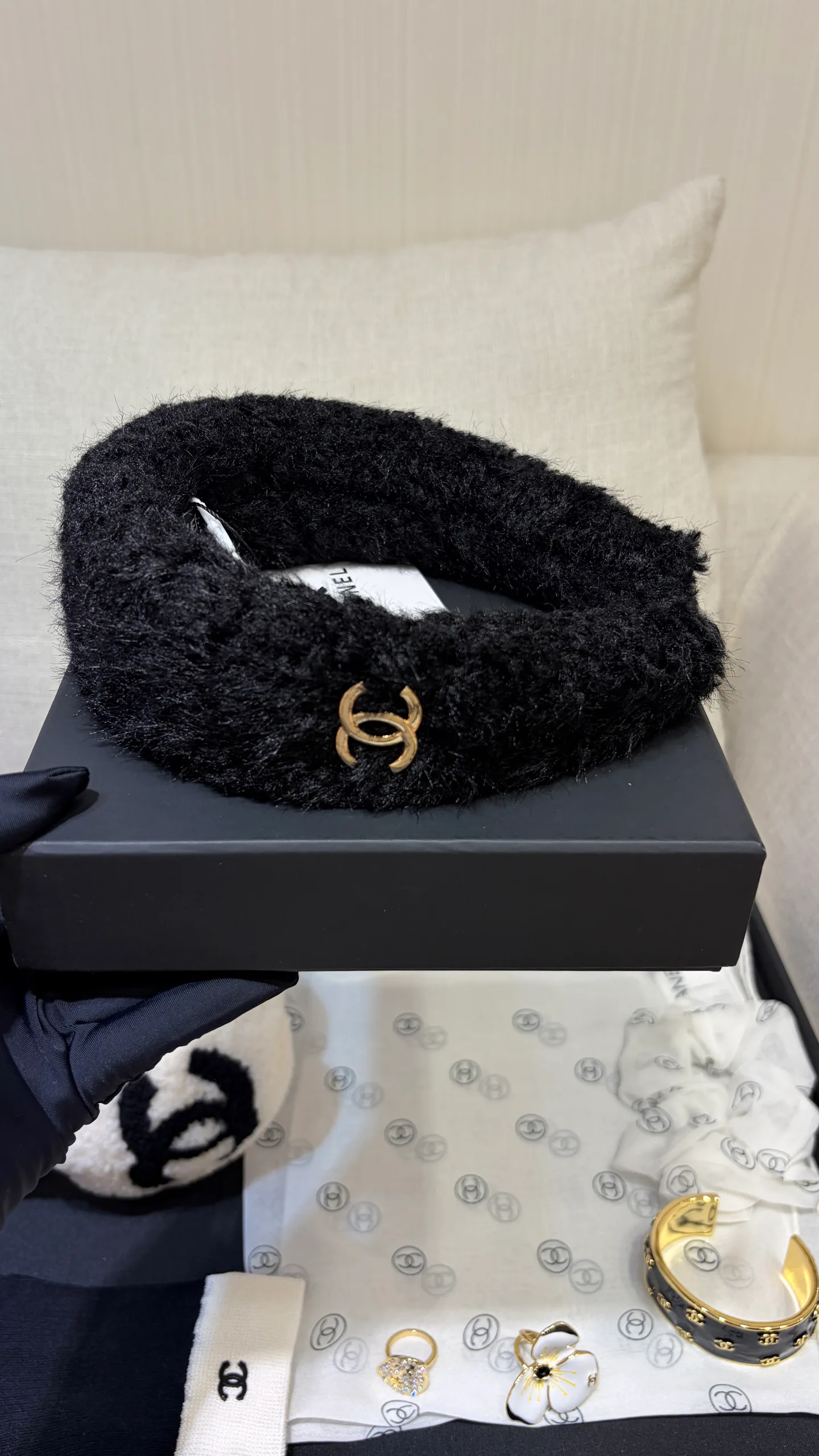 Головные Уборы Chanel 18454087