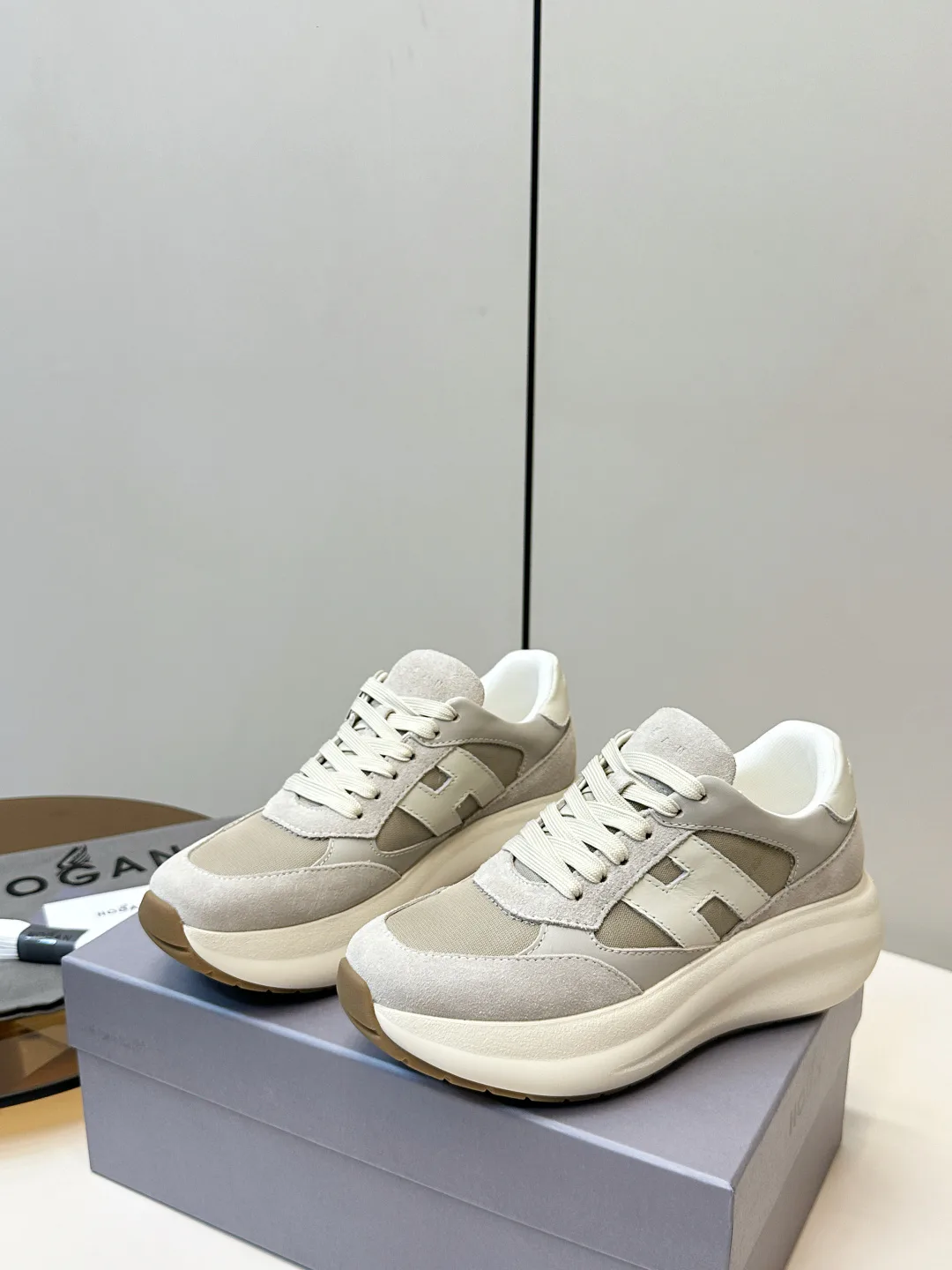 Кроссовки Женские Hogan 12835310