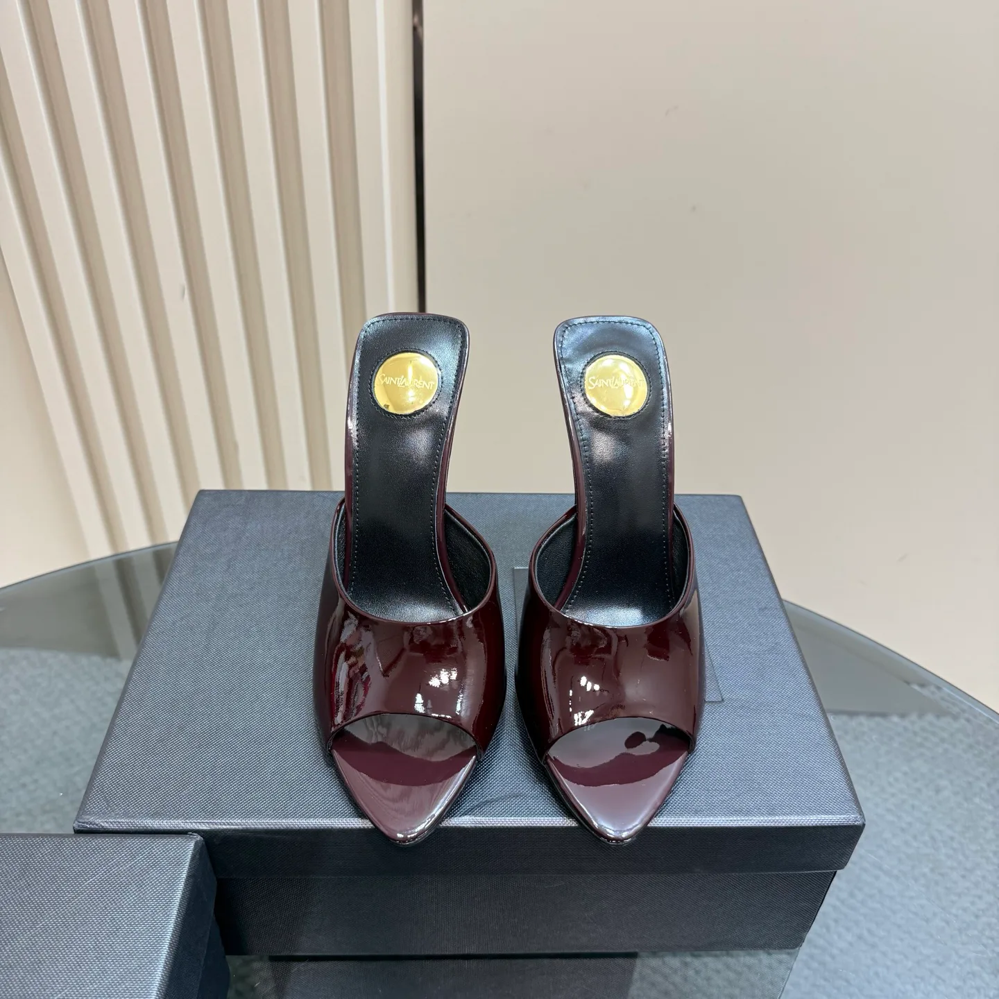 Босоножки Женские Saint Laurent 20990