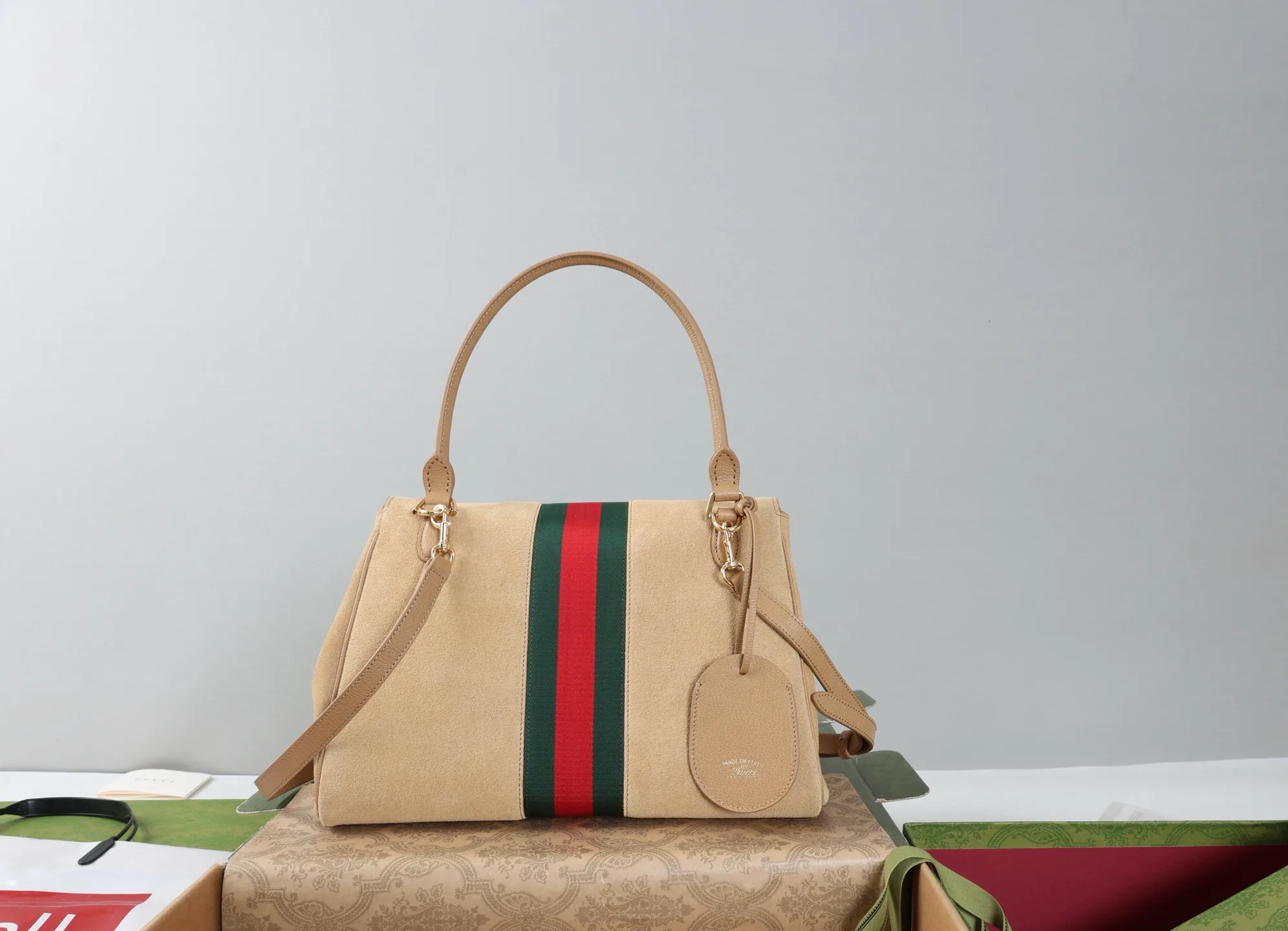 Классические Сумки Женские Gucci 18250566