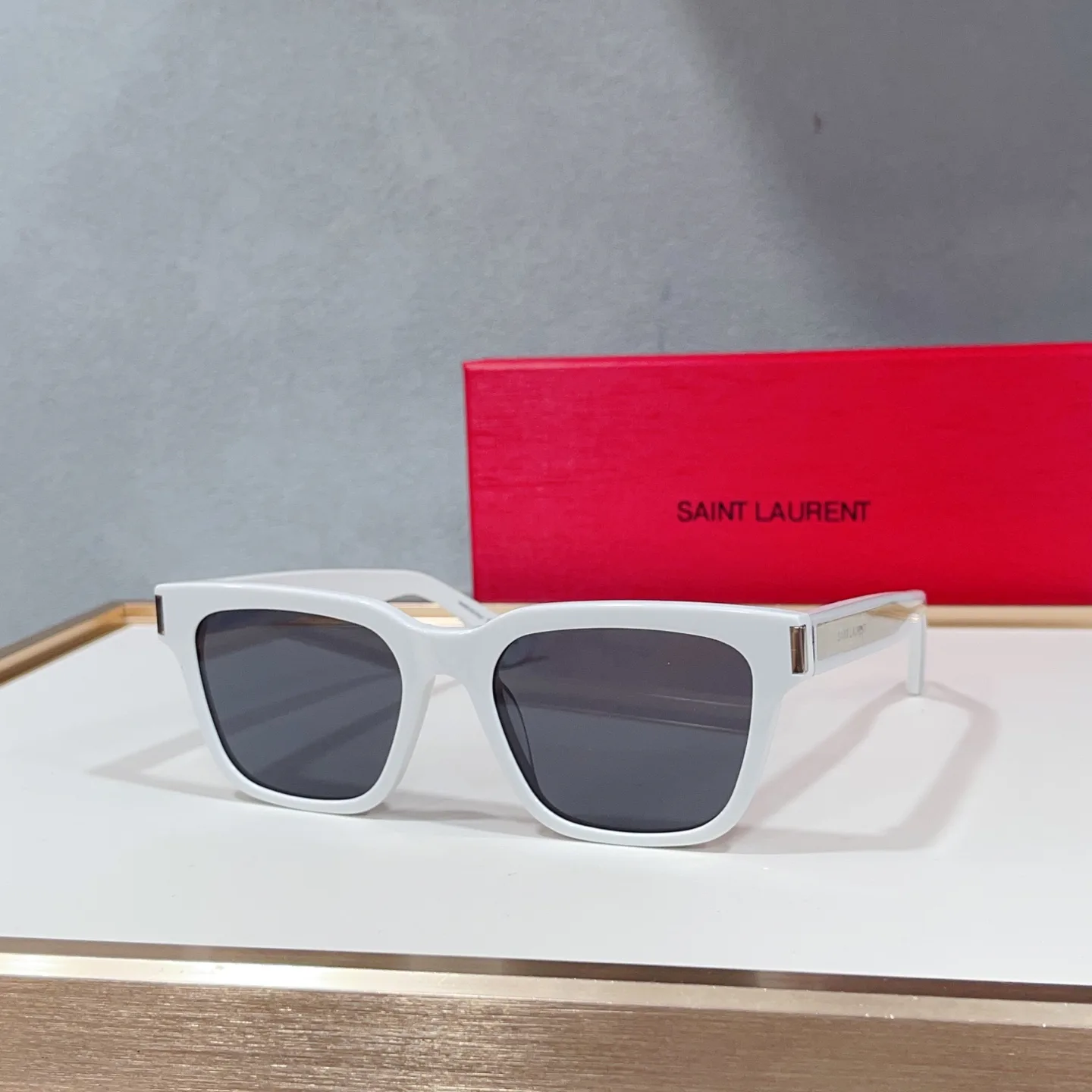 Очки Saint Laurent 17529373