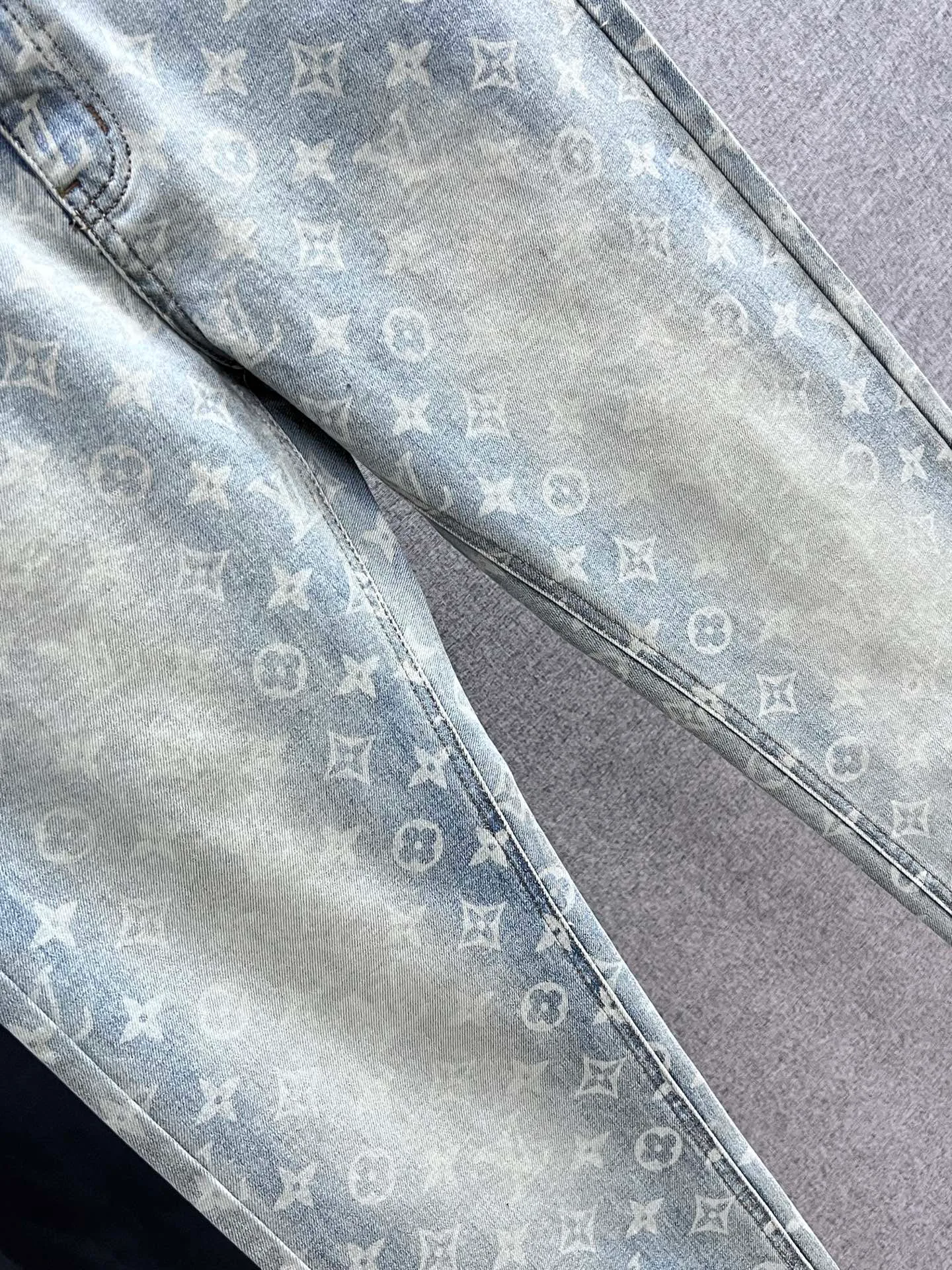 Джинсы Мужские Louis Vuitton 18097850