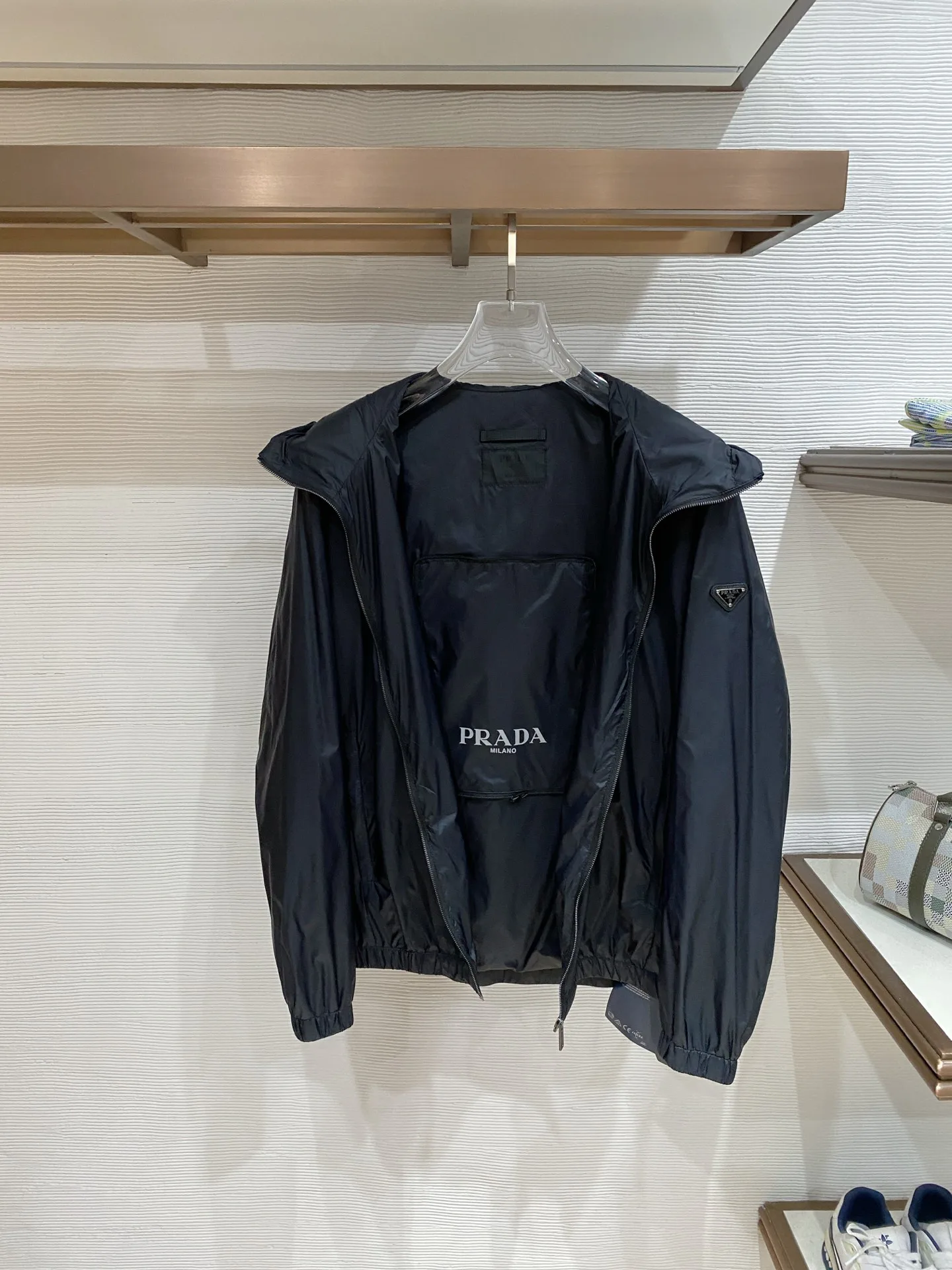 Куртки И Пуховики Мужские Prada 10300309