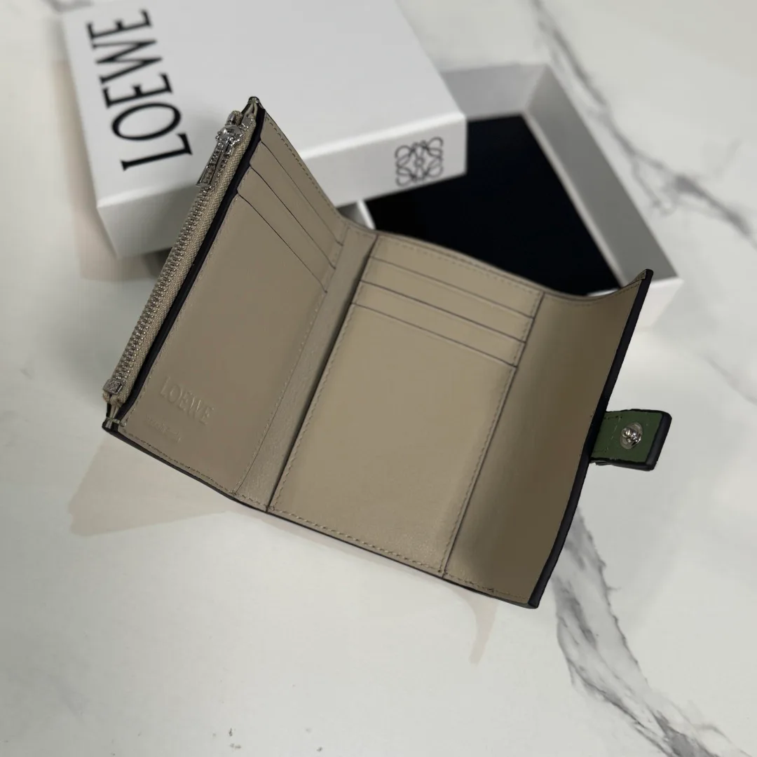 Клатчи Женские Loewe 17502824
