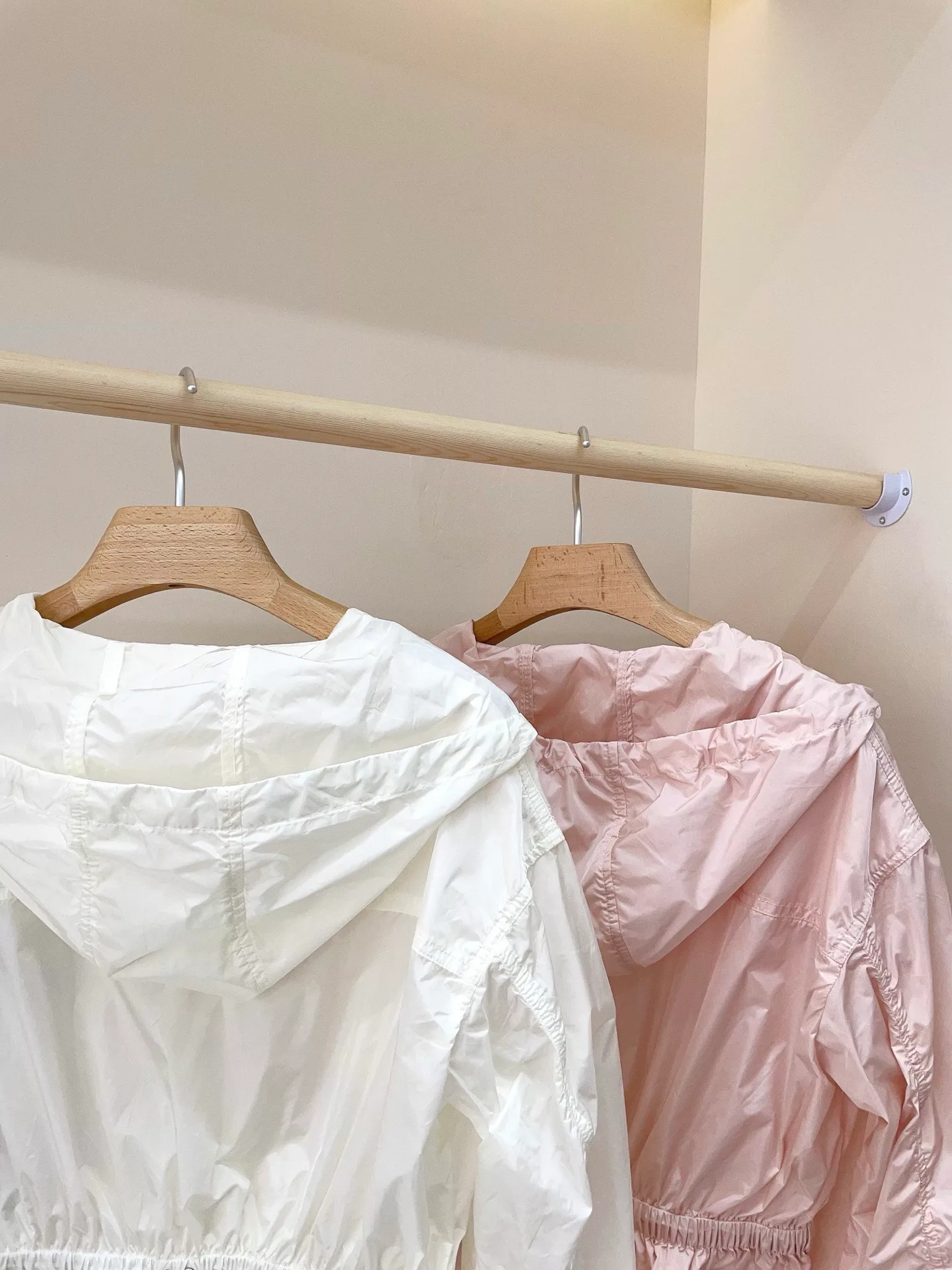 Куртки И Пуховики Женские Moncler 10248579