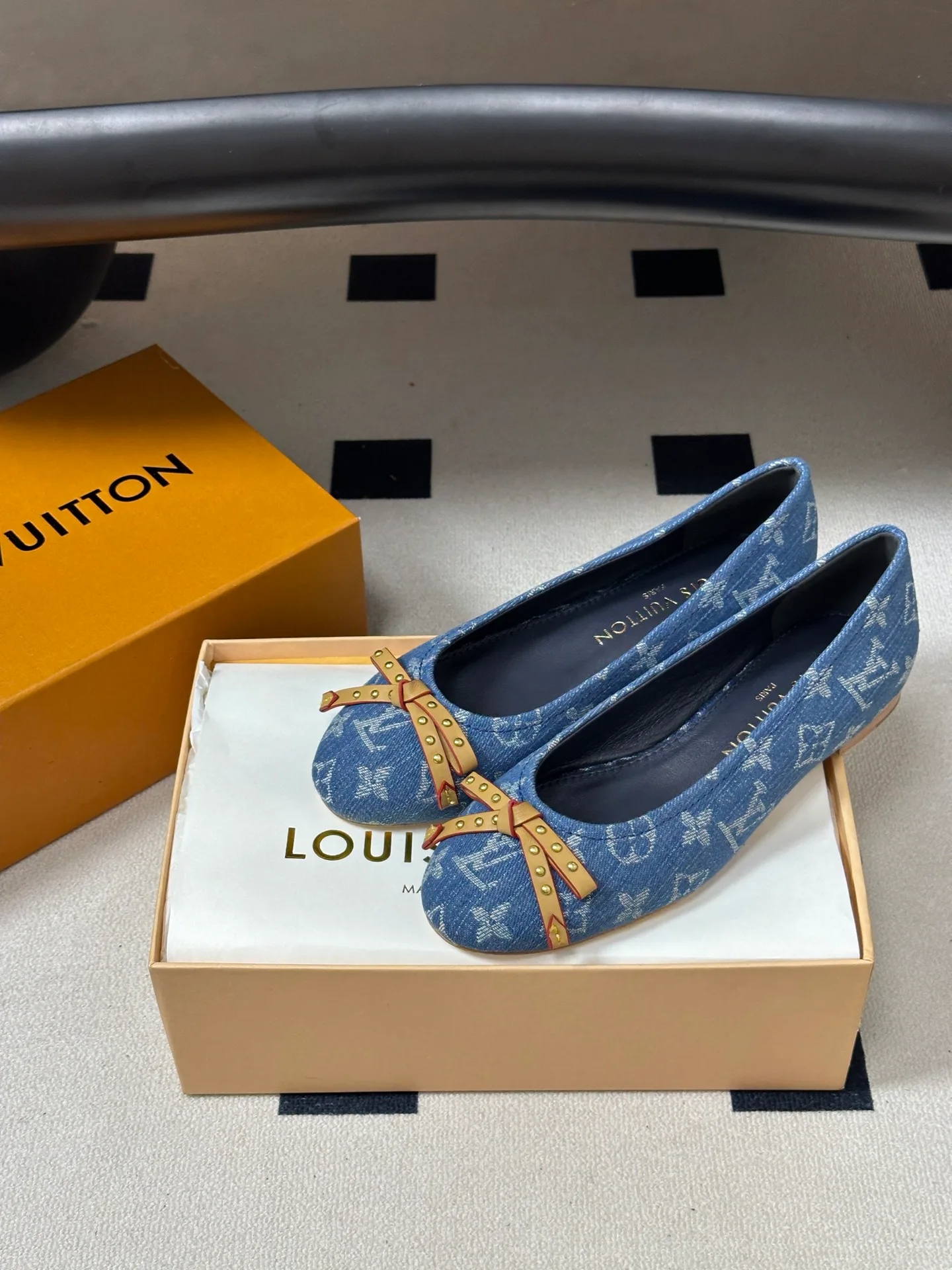 Балетки Женские Louis Vuitton 18049411