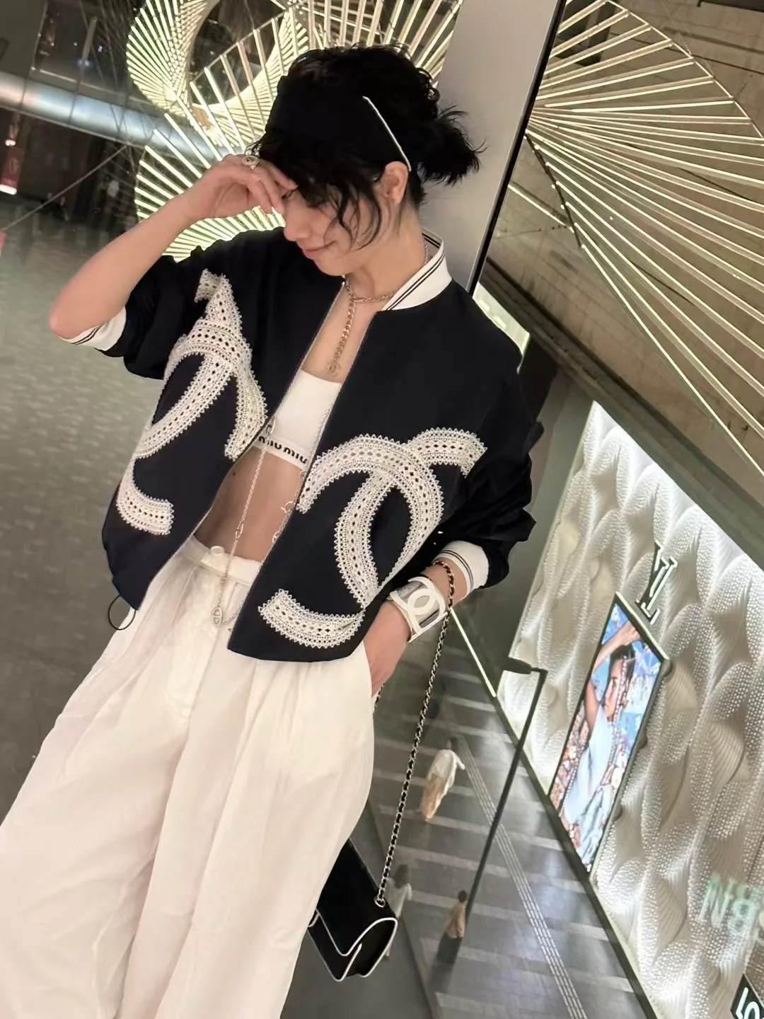 Куртки И Пуховики Женские Chanel 33492