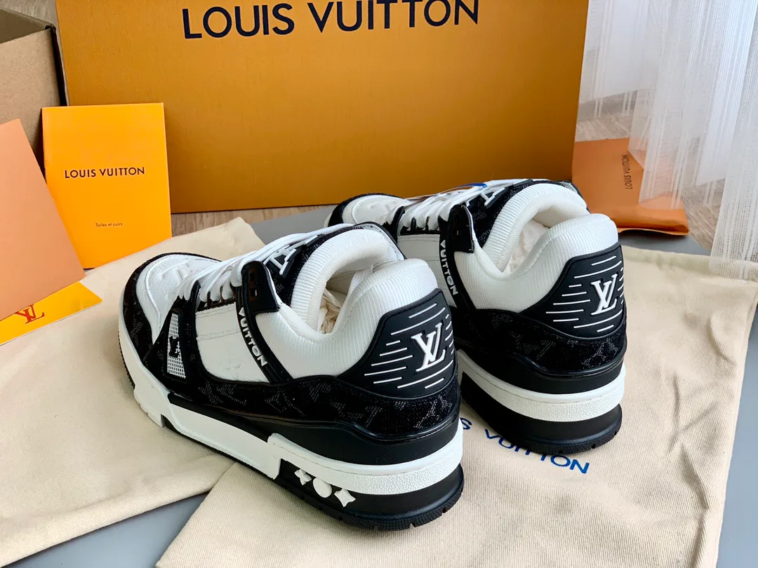 Кроссовки Женские Louis Vuitton 18014129