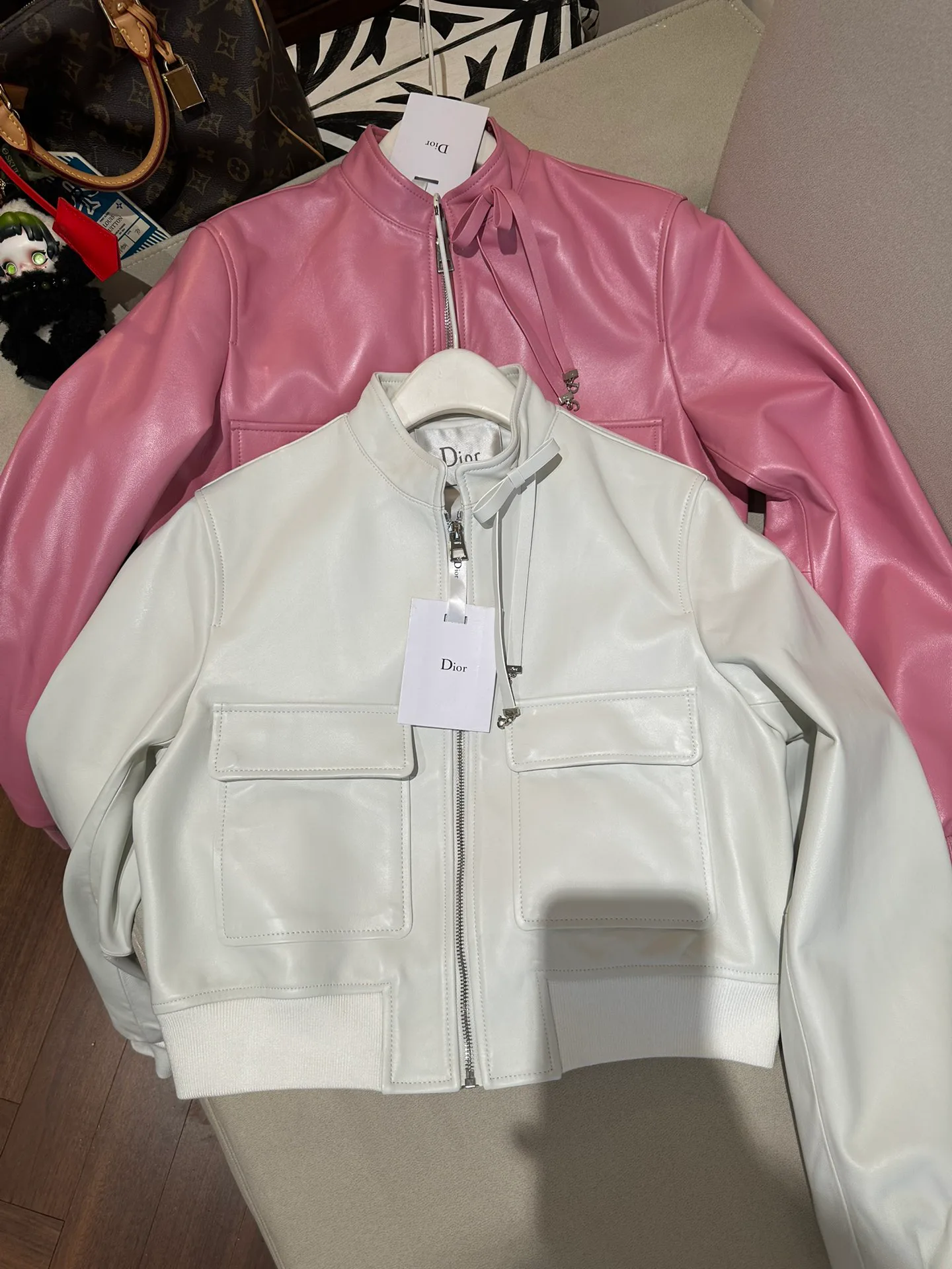 Кожаные Куртки И Дублёнки Женские Christian Dior 11679777