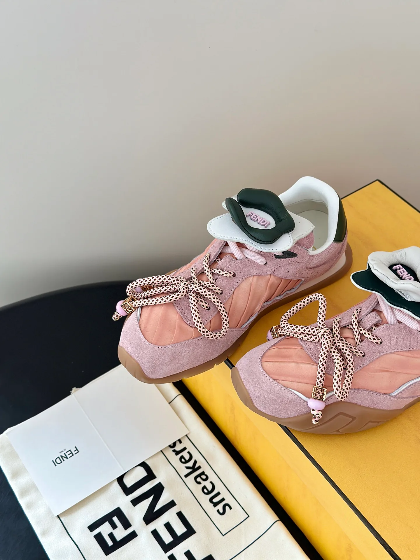 Кроссовки Женские Fendi 11886714