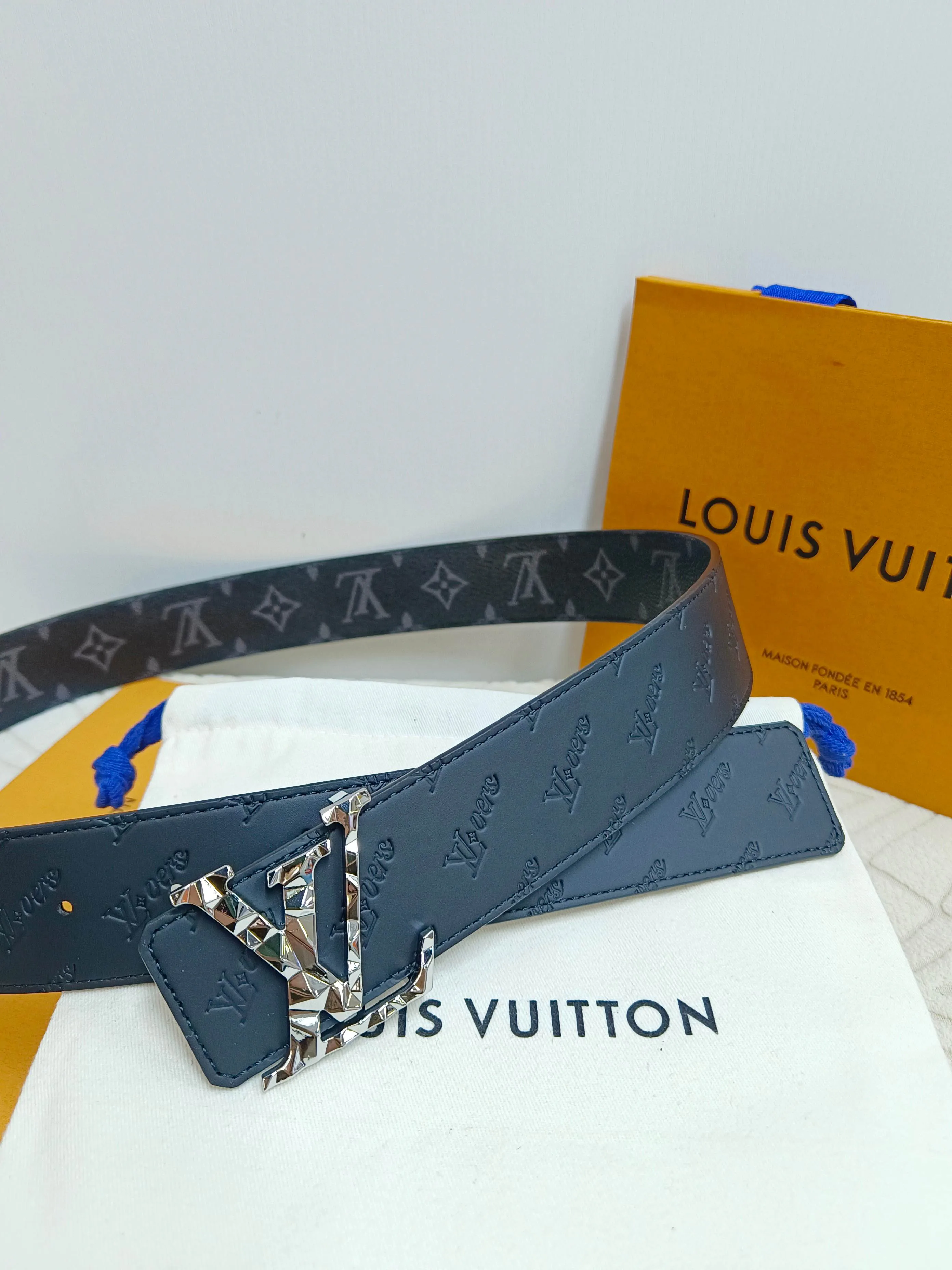 Ремни Louis Vuitton 832203