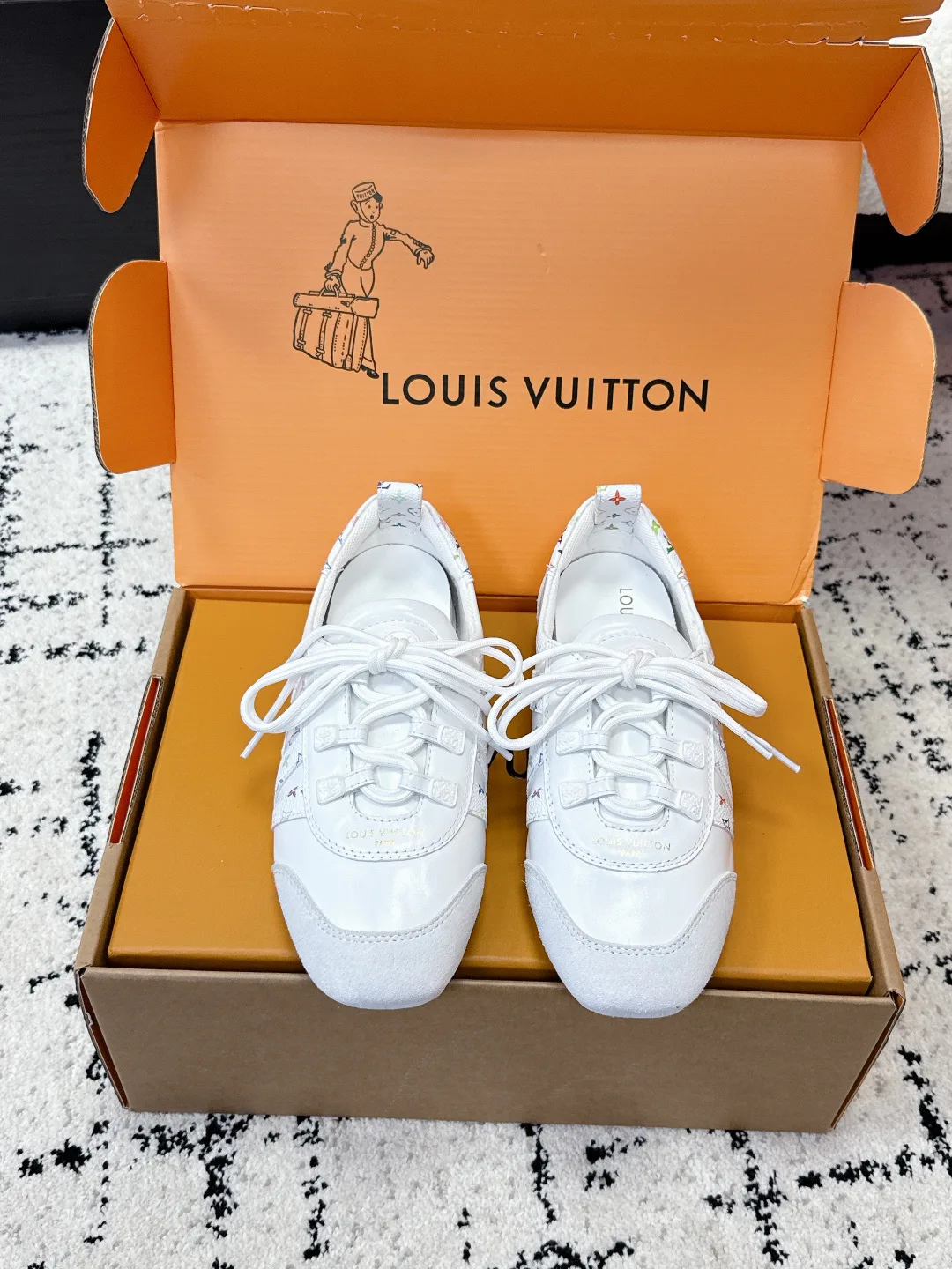 Кроссовки Женские Louis Vuitton 2471115