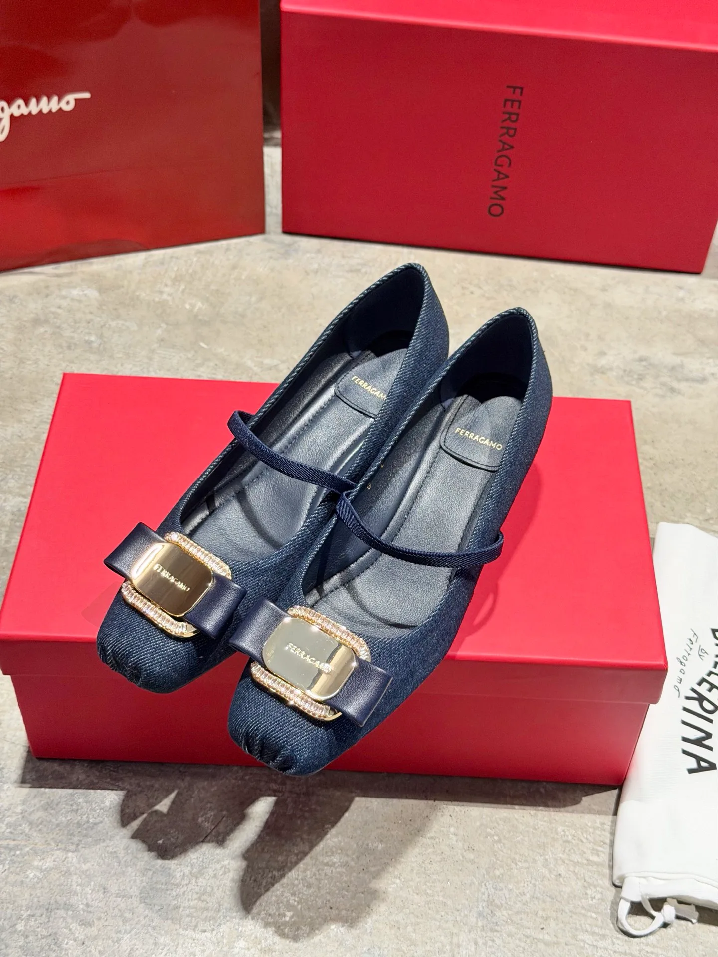 Туфли Женские Salvatore Ferragamo 17642552
